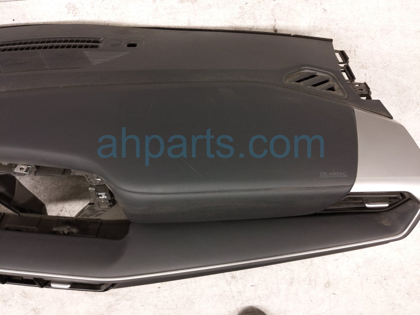 2025 Nissan Kicks Dashboard W/ Airbag 68200 7LF1A Replacement 2025 Nissan Kicks Dashboard W/ Airbag 68200 7LF1A Replacement thumbnail