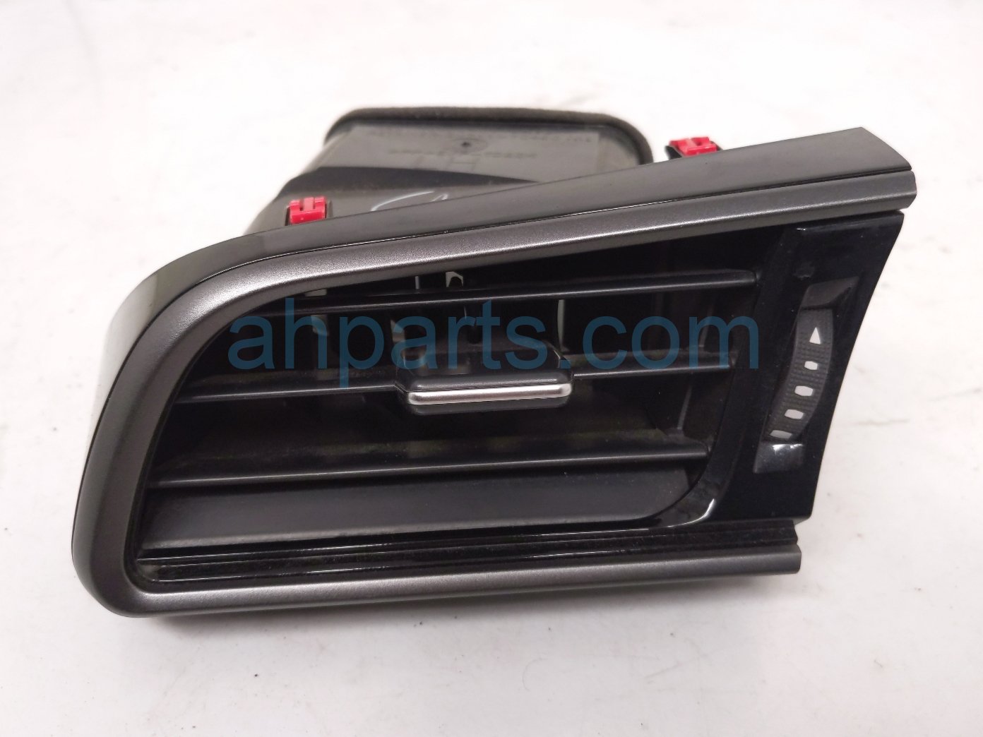Toyota LH DASH AIR VENT OUTLET ASSY - BLK