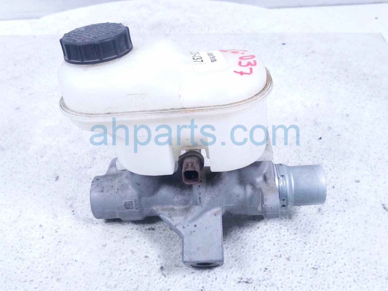 BRAKE MASTER CYLINDER W/RESERVOIR