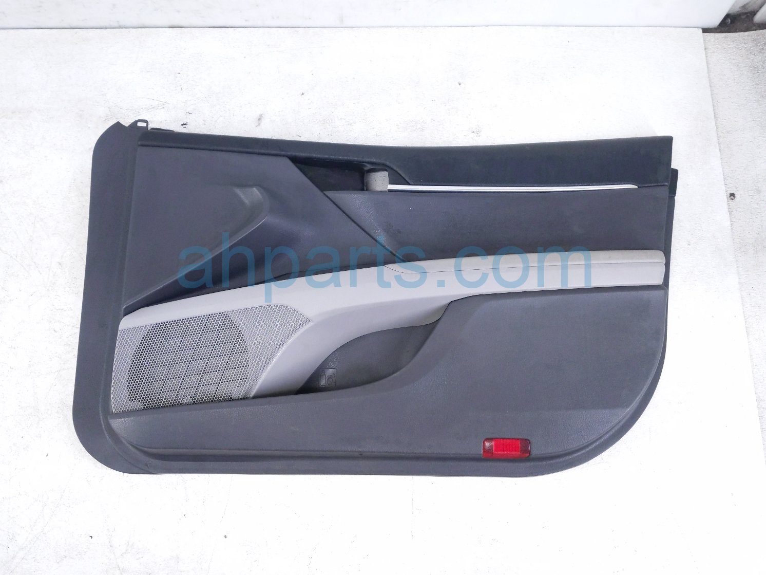 Front passenger INTERIOR DOOR PANEL - GREY