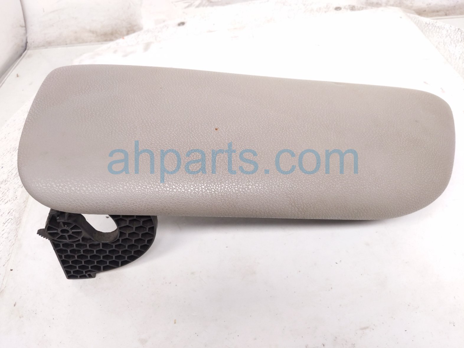 CENTER CONSOLE LID/ARMREST - GREY