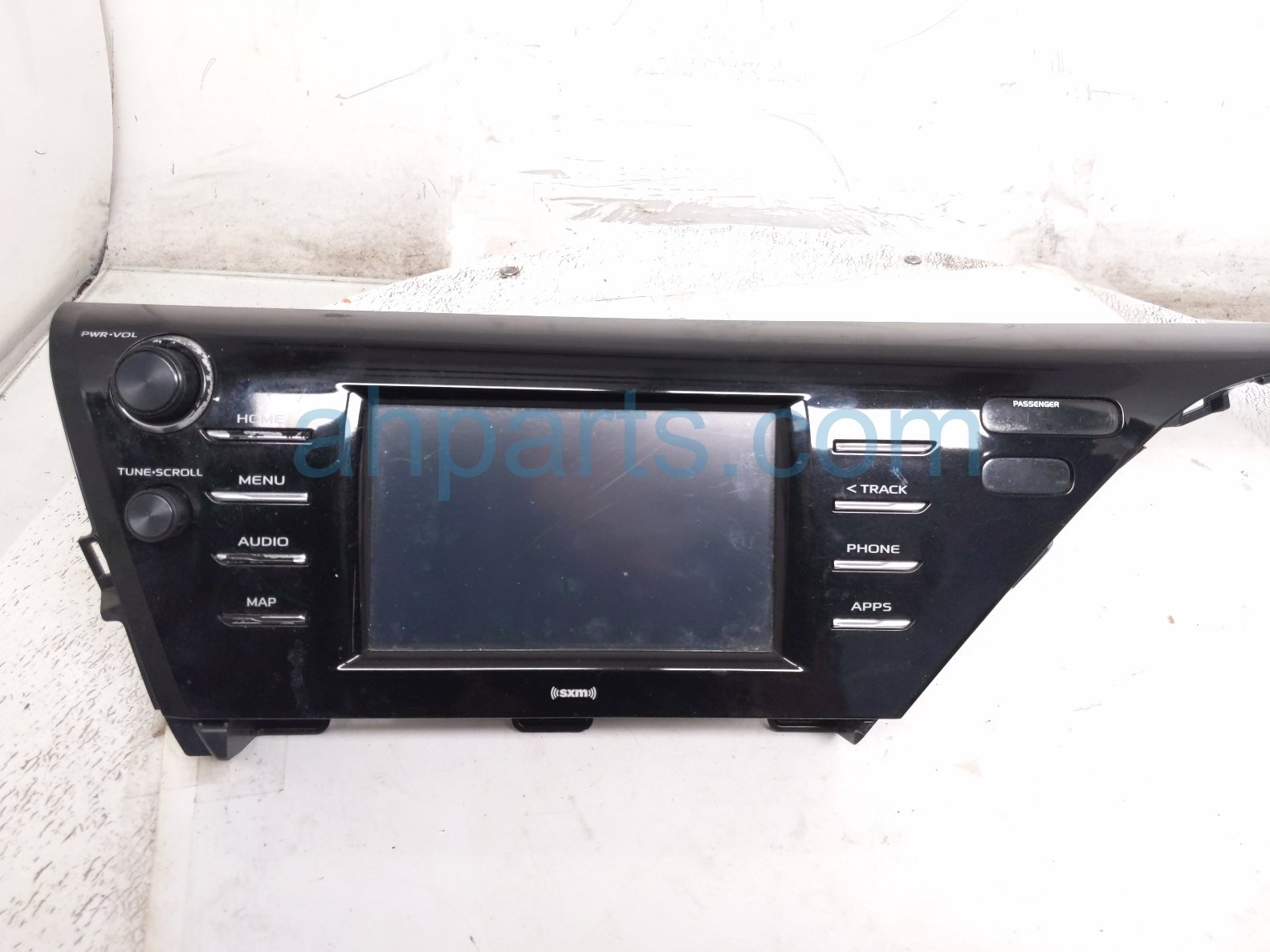 RADIO RECEIVER & DISPLAY SCREEN