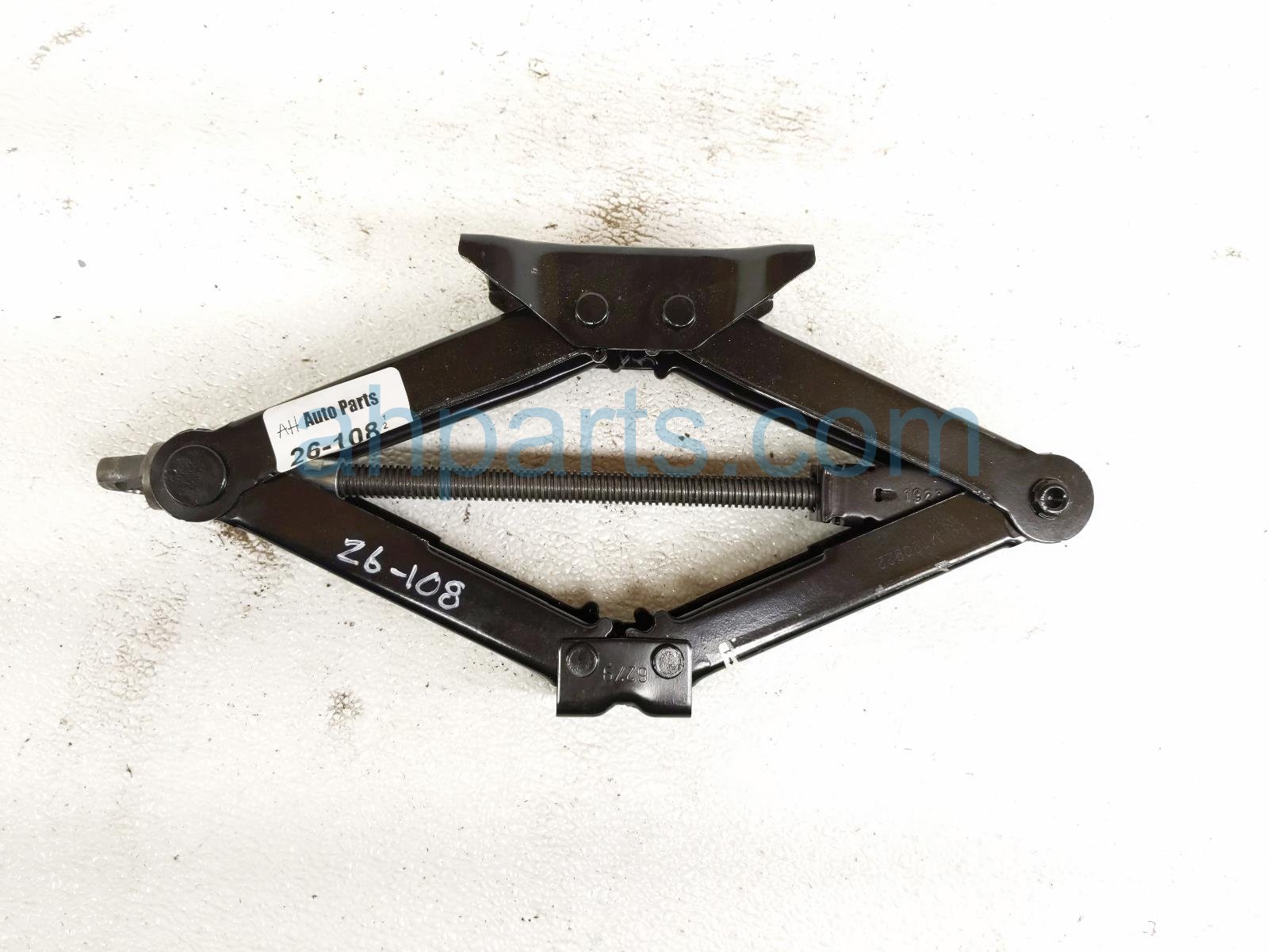 Audi SCISSOR JACK ASSEMBLY