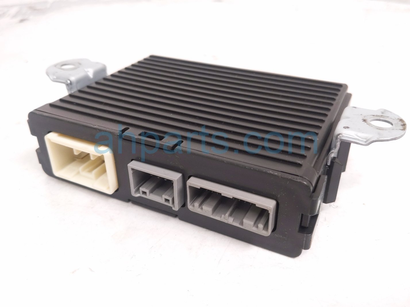 2022 Honda Odyssey Power Tailgate Control Module 74970 THR A12 Replacement 2022 Honda Odyssey Power Tailgate Control Module 74970 THR A12 Replacement thumbnail