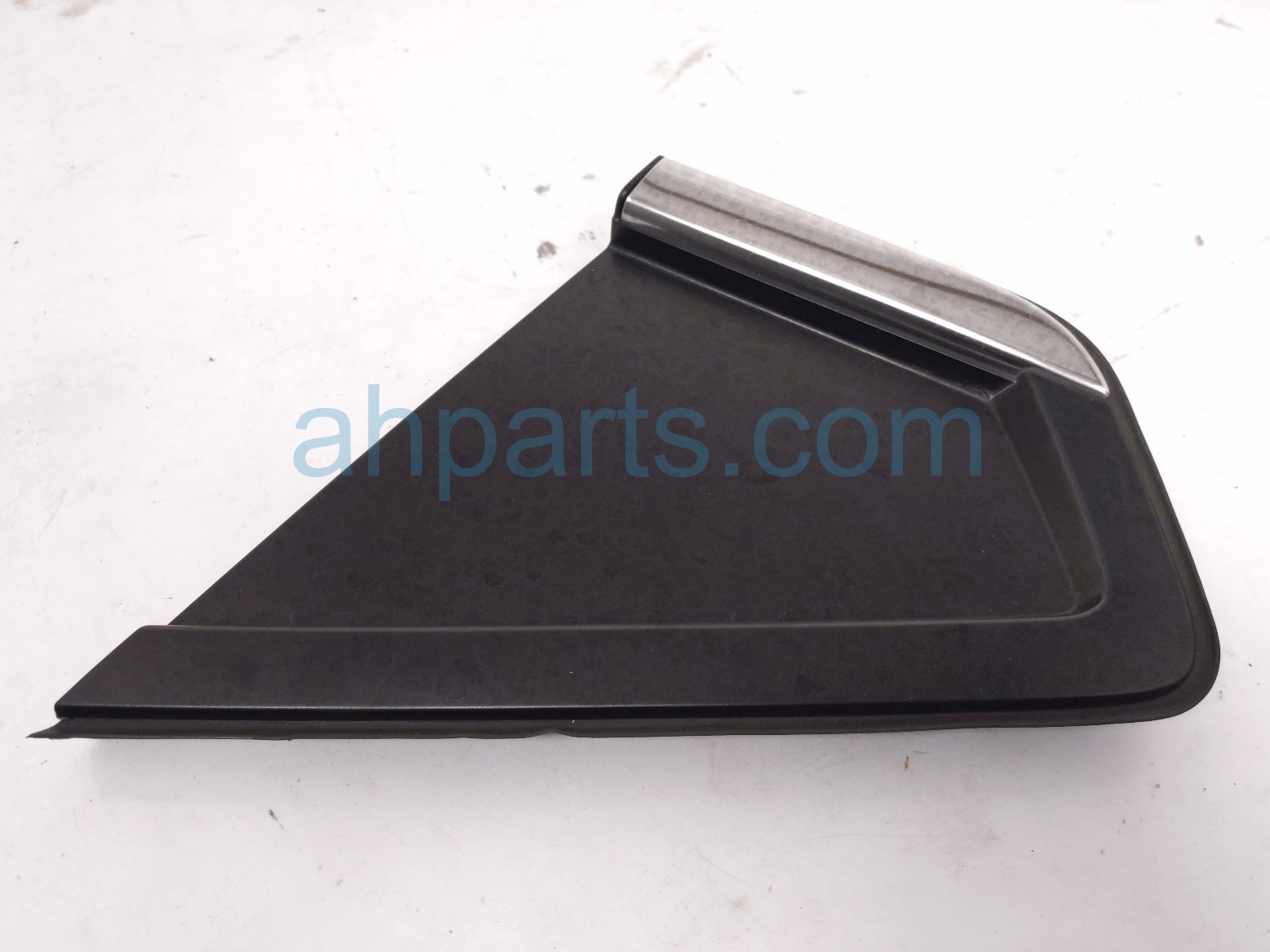 Honda FR/LH DOOR PILLAR TRIM MOLDING