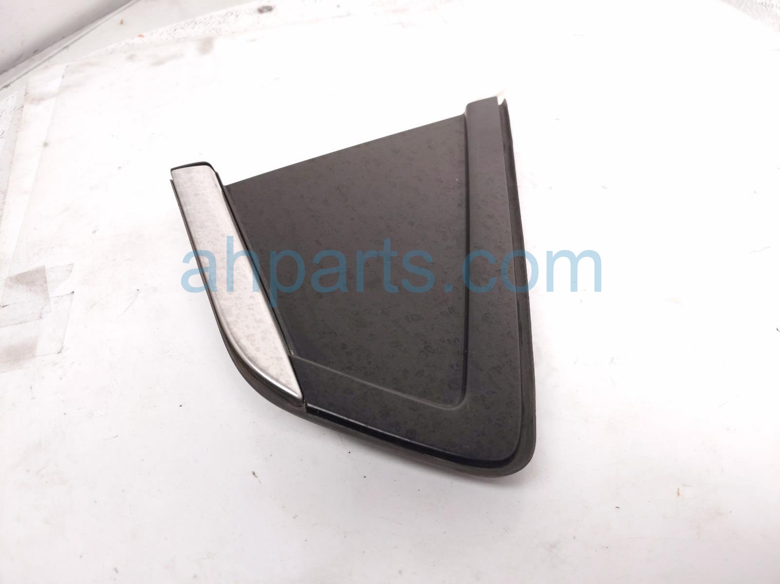 2022 Honda Odyssey Front Passenger Door Pillar Trim Molding 75490 THR A01 Replacement 2022 Honda Odyssey Front Passenger Door Pillar Trim Molding 75490 THR A01 Replacement thumbnail