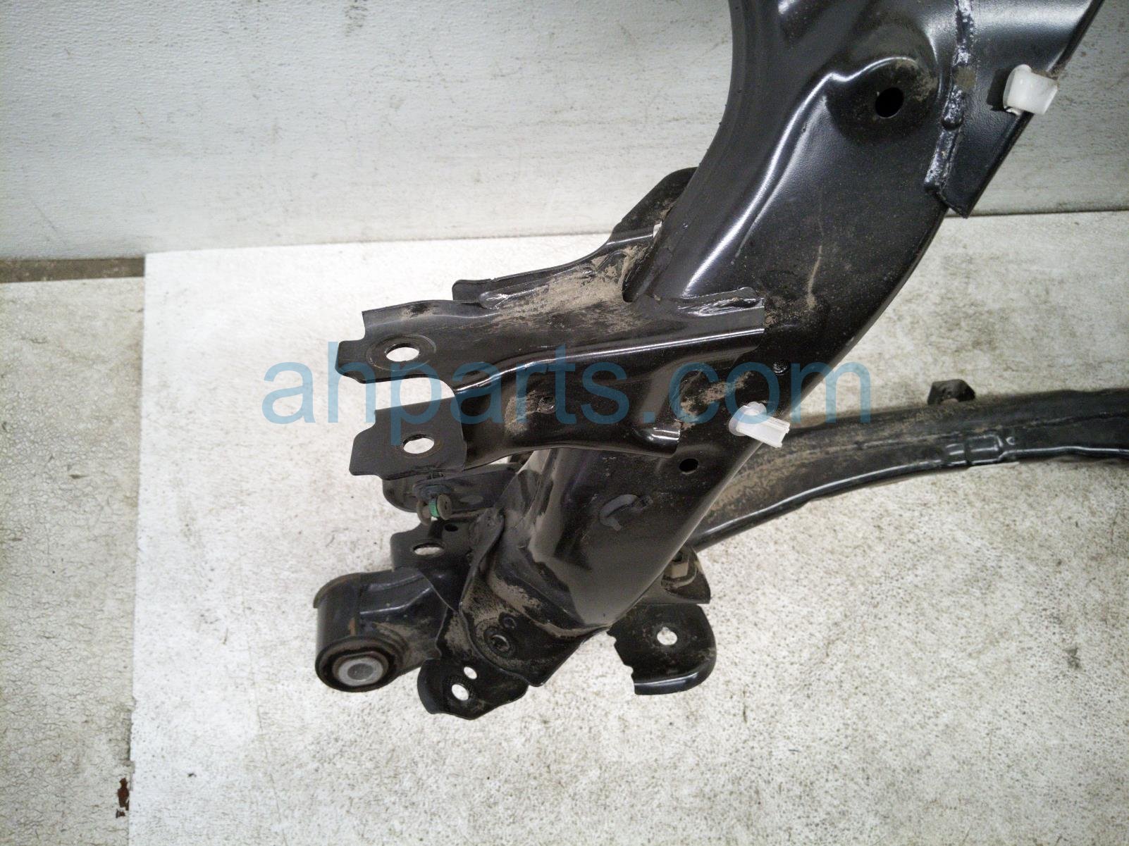 2021 Tesla Model Y Crossmember Rear Sub Frame / Cradle Awd 1044580 00 D Replacement 2021 Tesla Model Y Crossmember Rear Sub Frame / Cradle Awd 1044580 00 D Replacement thumbnail