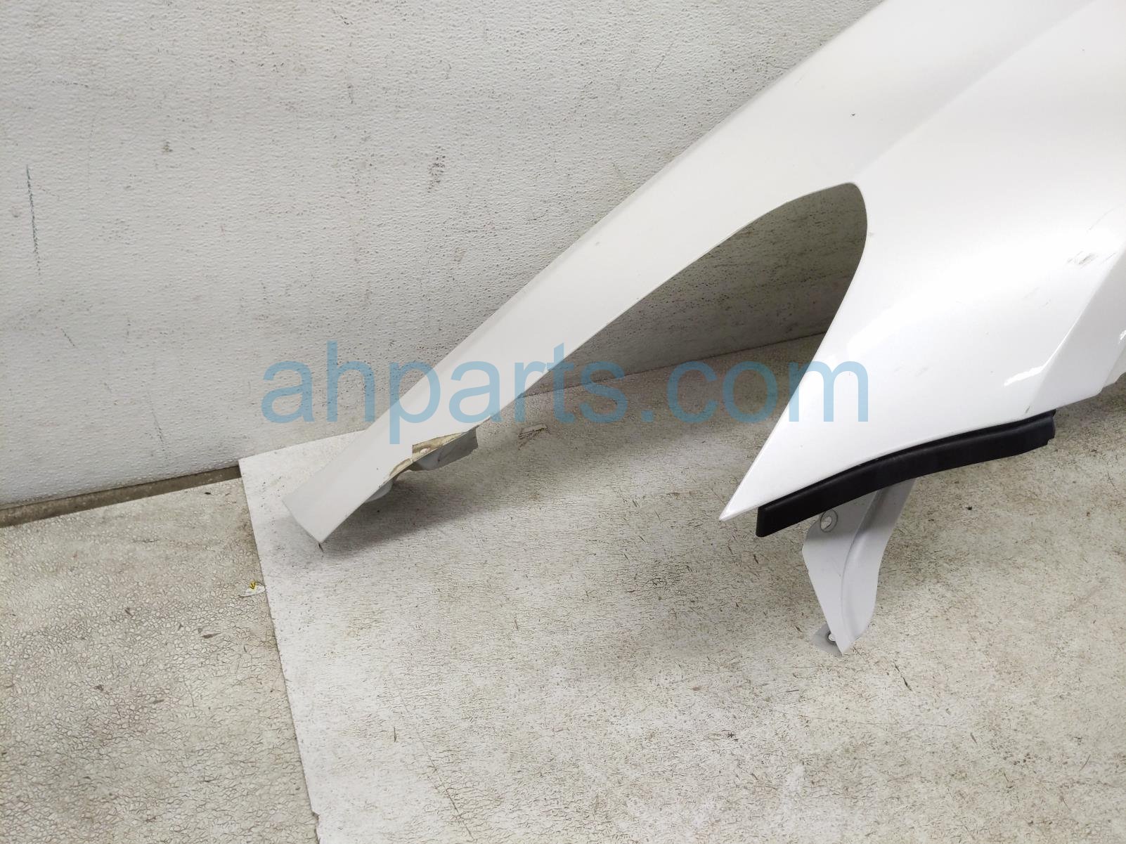 2021 Tesla Model Y Front Driver Fender White 1493451 E0 B Replacement 2021 Tesla Model Y Front Driver Fender White 1493451 E0 B Replacement thumbnail