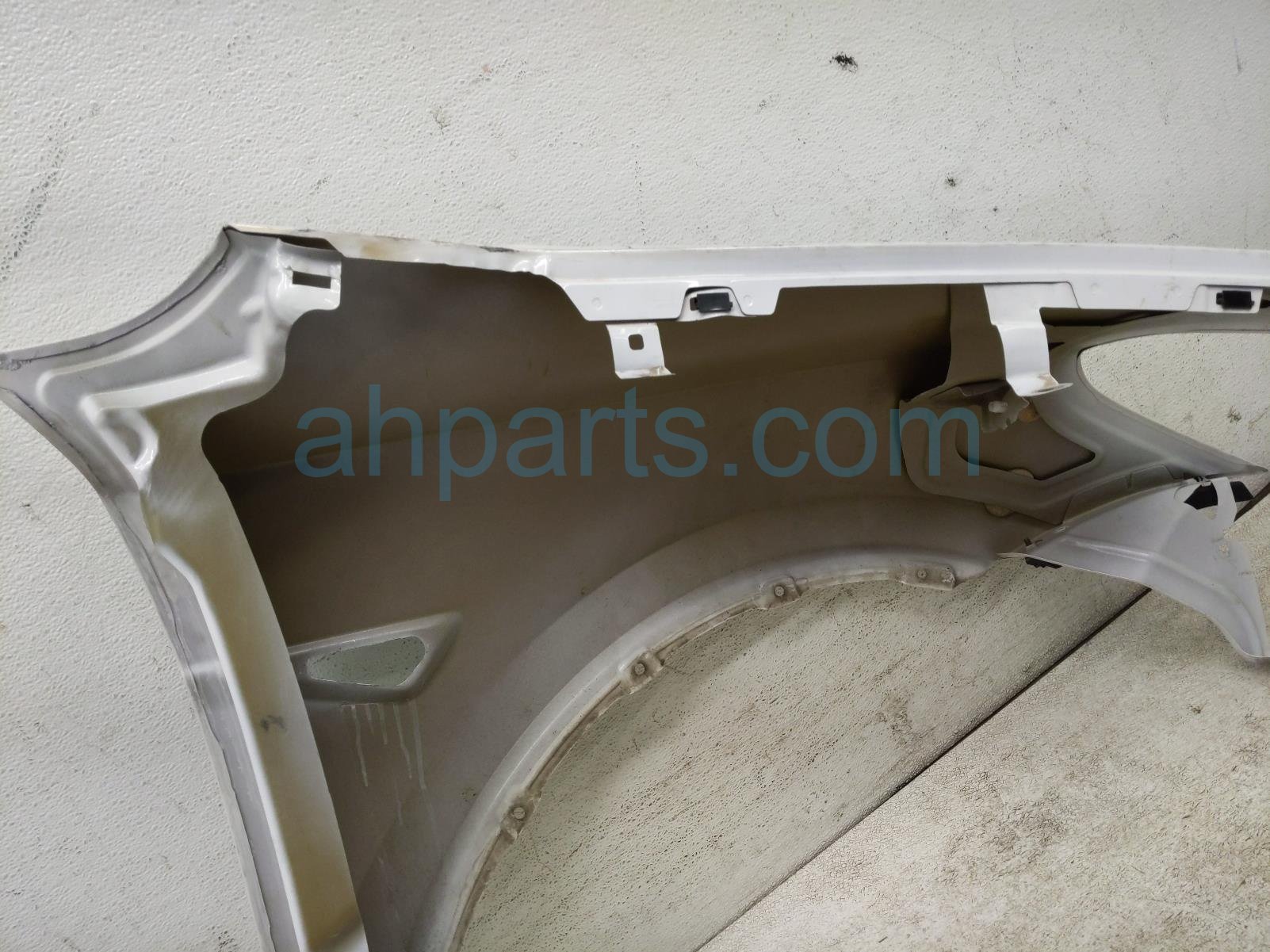 2021 Tesla Model Y Front Driver Fender White 1493451 E0 B Replacement 2021 Tesla Model Y Front Driver Fender White 1493451 E0 B Replacement thumbnail