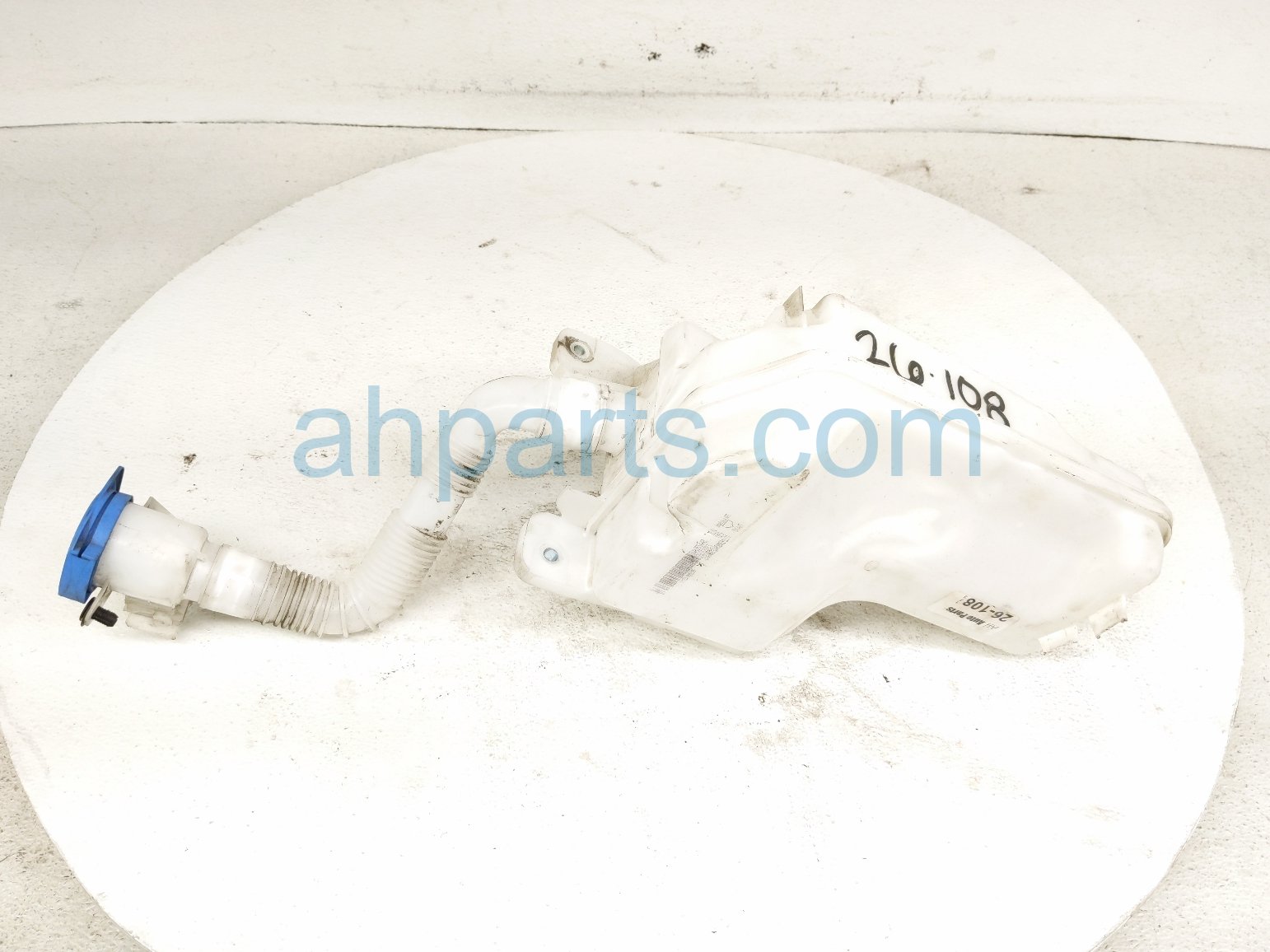 Audi WINDSHIELD WASHER RESERVOIR W/PUMP