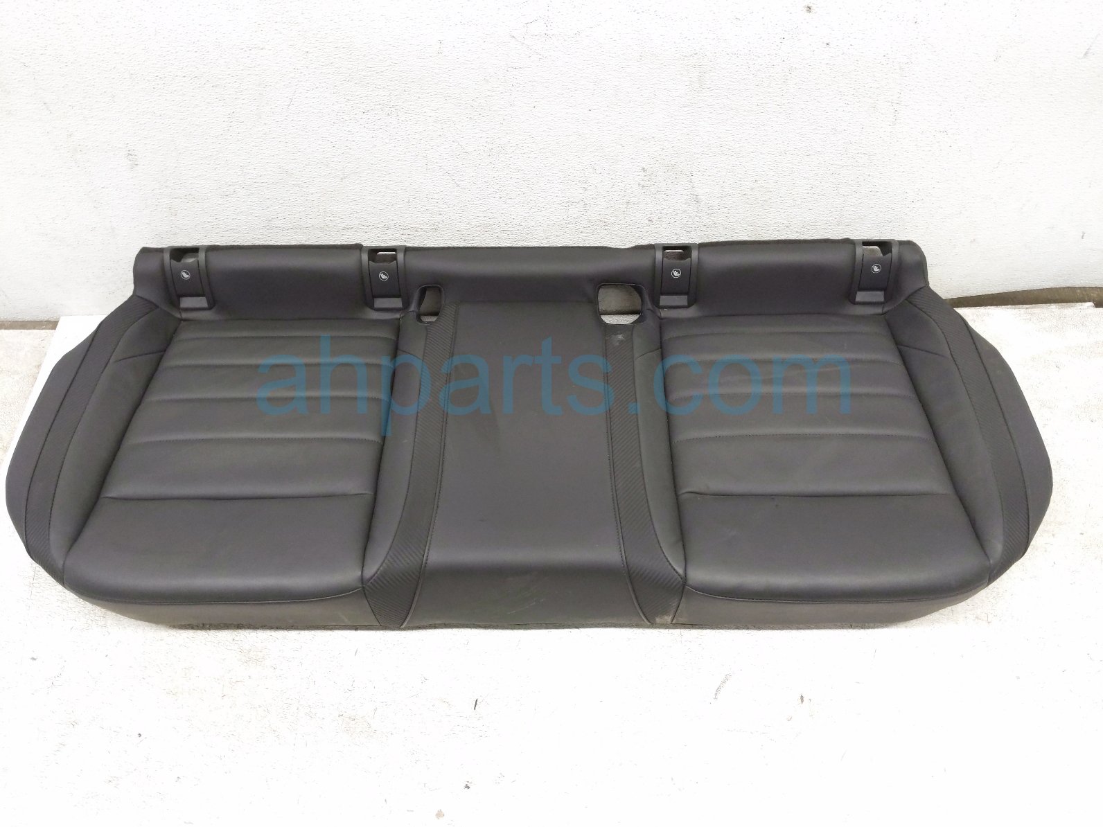 Volkswagen REAR SEAT BOTTOM CUSHION - BLU LTHR