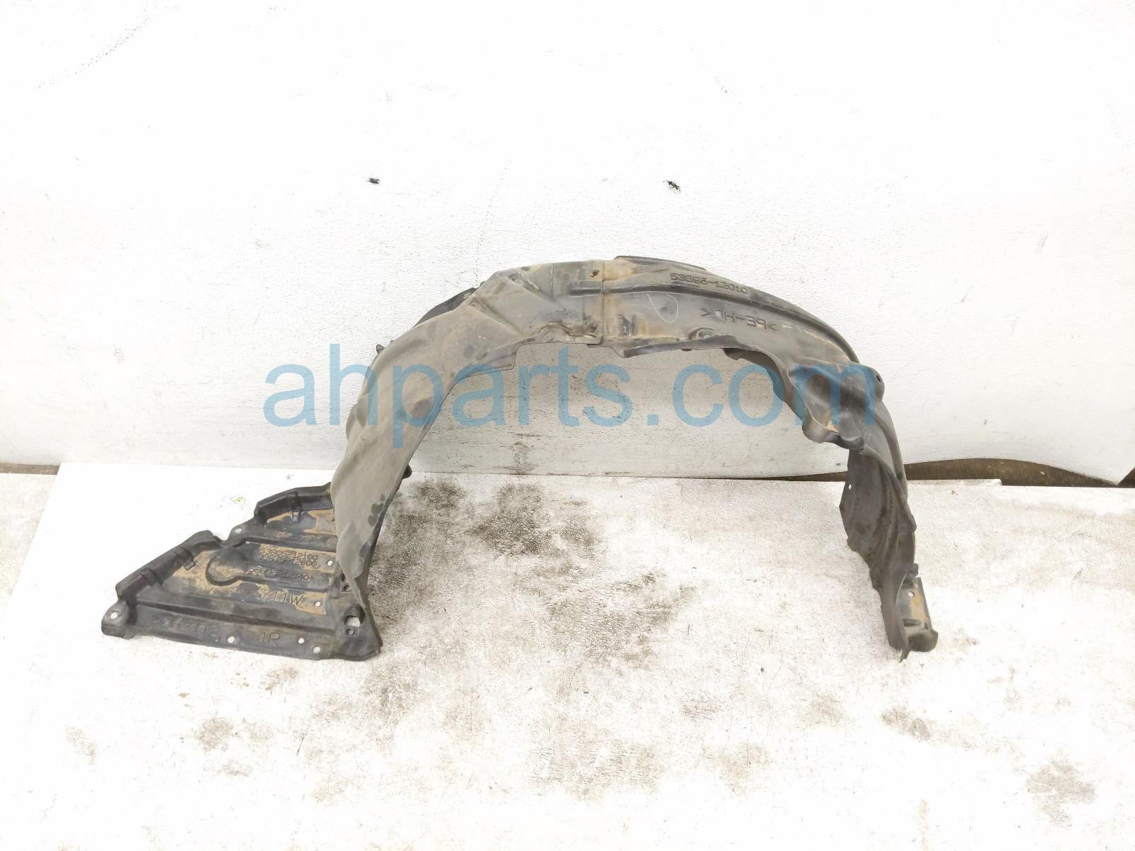 Toyota FR/RH INNER FENDER LINER