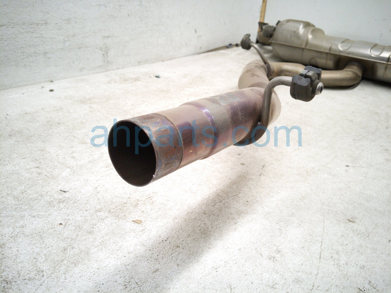 2023 Volkswagen Golf Rear Exhaust Muffler W/quad Tips 5H6 253 181 BF Replacement 2023 Volkswagen Golf Rear Exhaust Muffler W/quad Tips 5H6 253 181 BF Replacement thumbnail