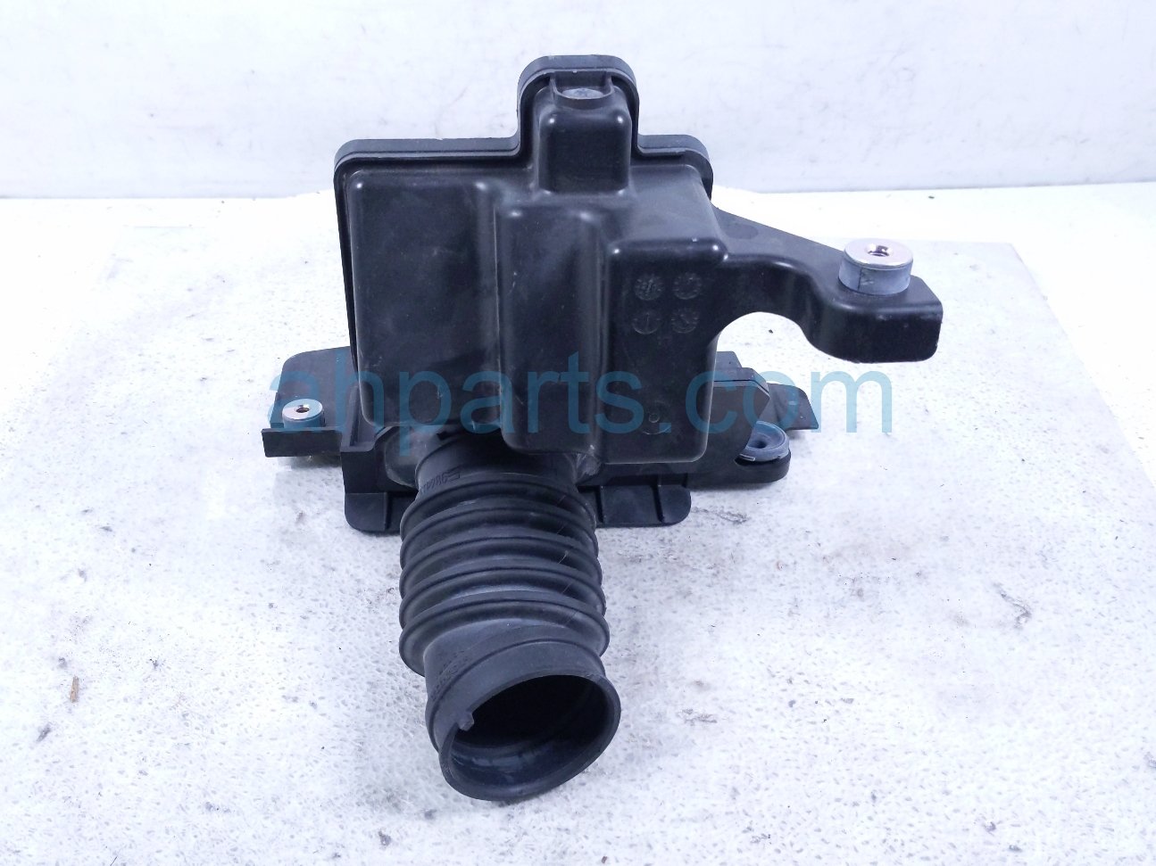 Honda AIR RESONATOR CHAMBER W/TUBE A