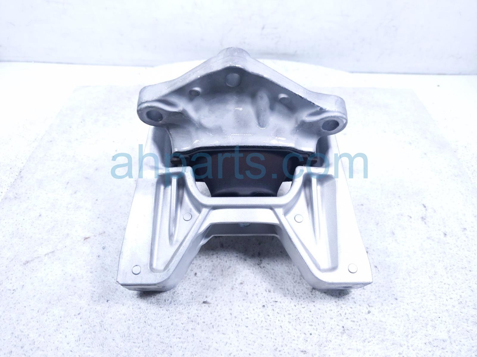 Honda LH A/T TRANSMISSION MOUNT - HYB