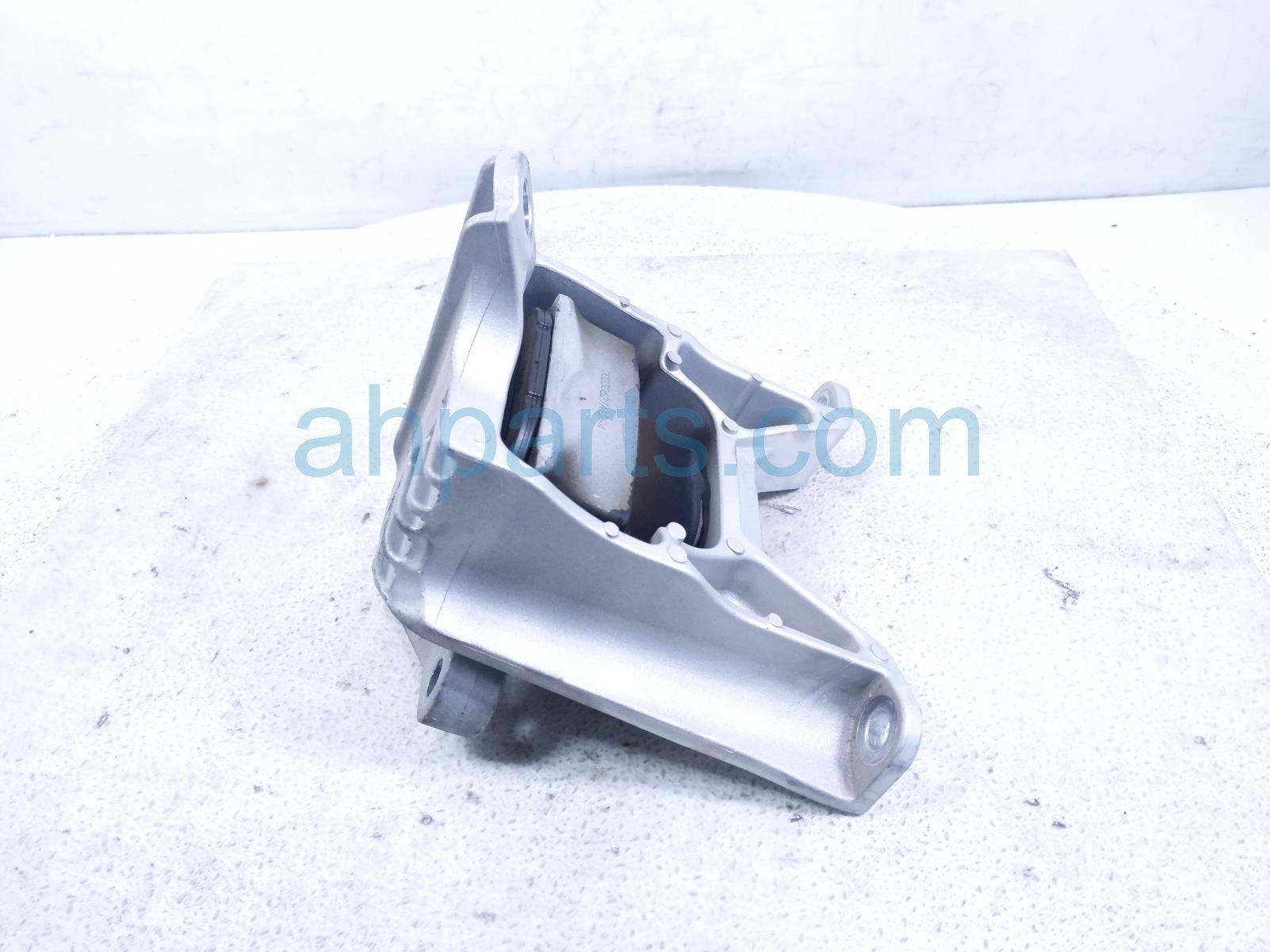 2024 Honda Accord Engine/motor Driver A/t Transmission Mount Hyb 50850 30B A51 Replacement 2024 Honda Accord Engine/motor Driver A/t Transmission Mount Hyb 50850 30B A51 Replacement thumbnail
