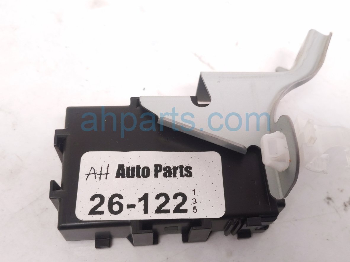 2018 Toyota Camry Network Gateway Ctrl Mod Front Passenger 89100 33020 Replacement 2018 Toyota Camry Network Gateway Ctrl Mod Front Passenger 89100 33020 Replacement thumbnail