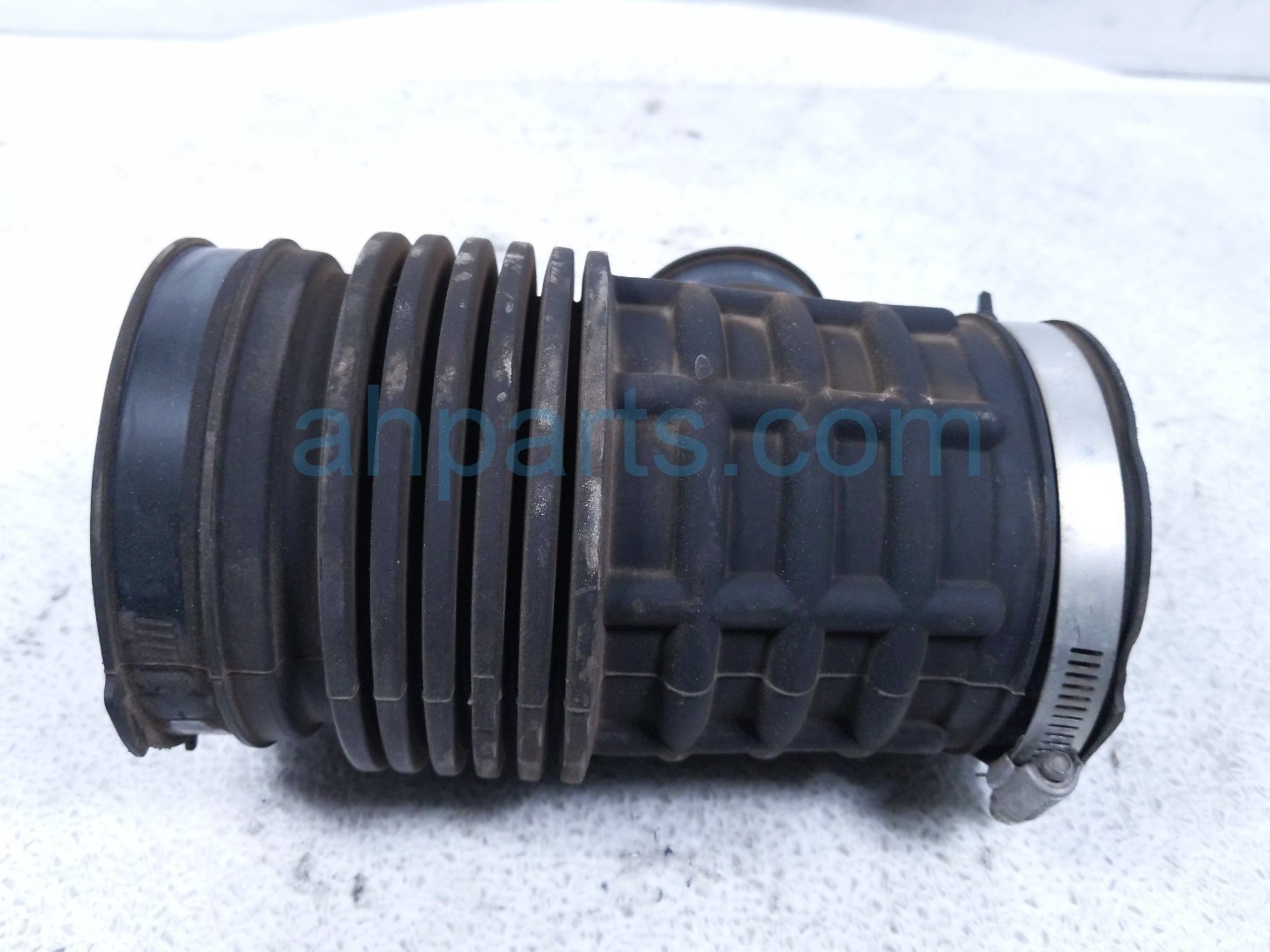 Nissan AIR INTAKE HOSE DUCT - 5.6L