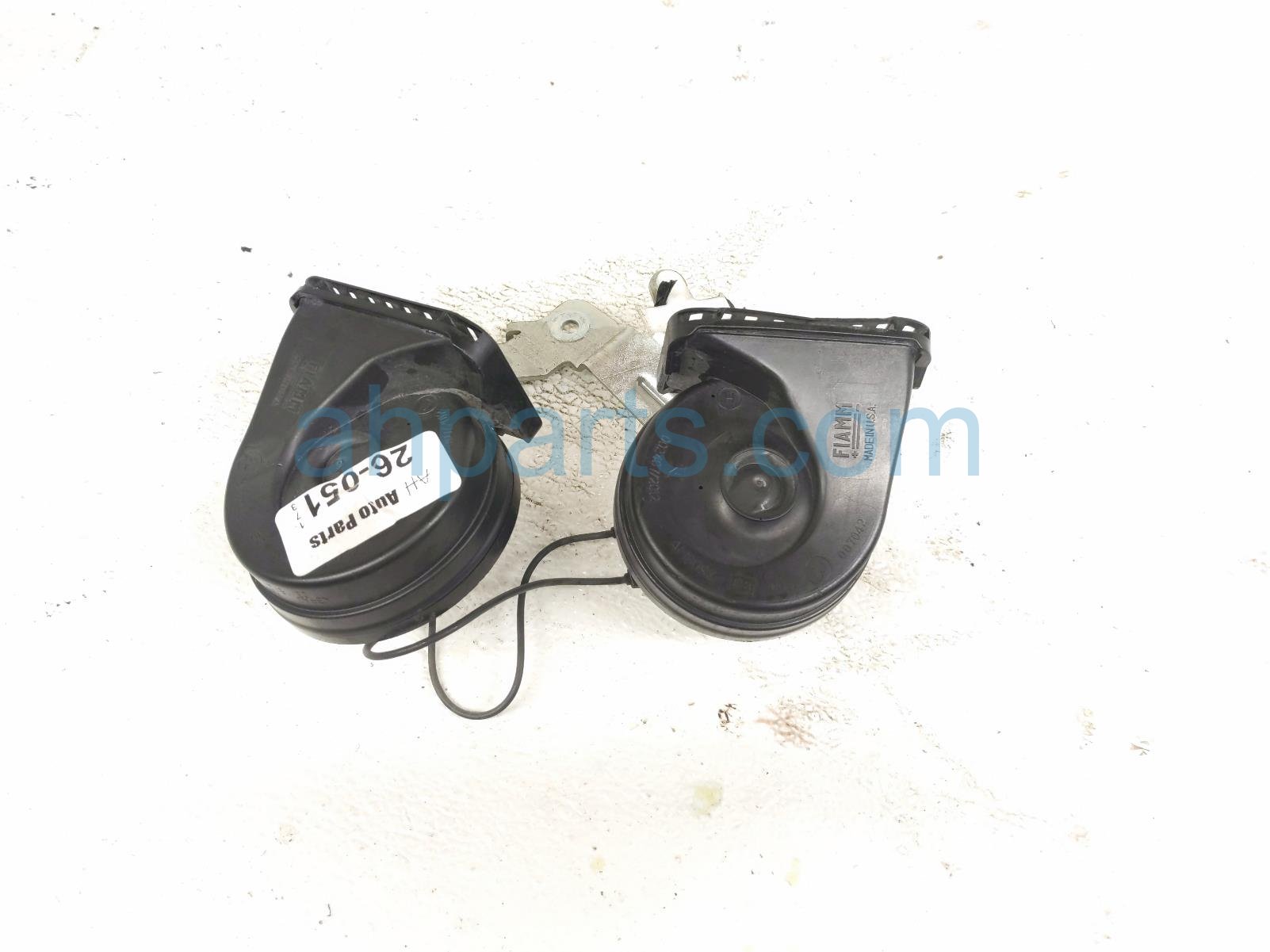 $25 Ford HIGH & LOW PITCH HORN ASSY