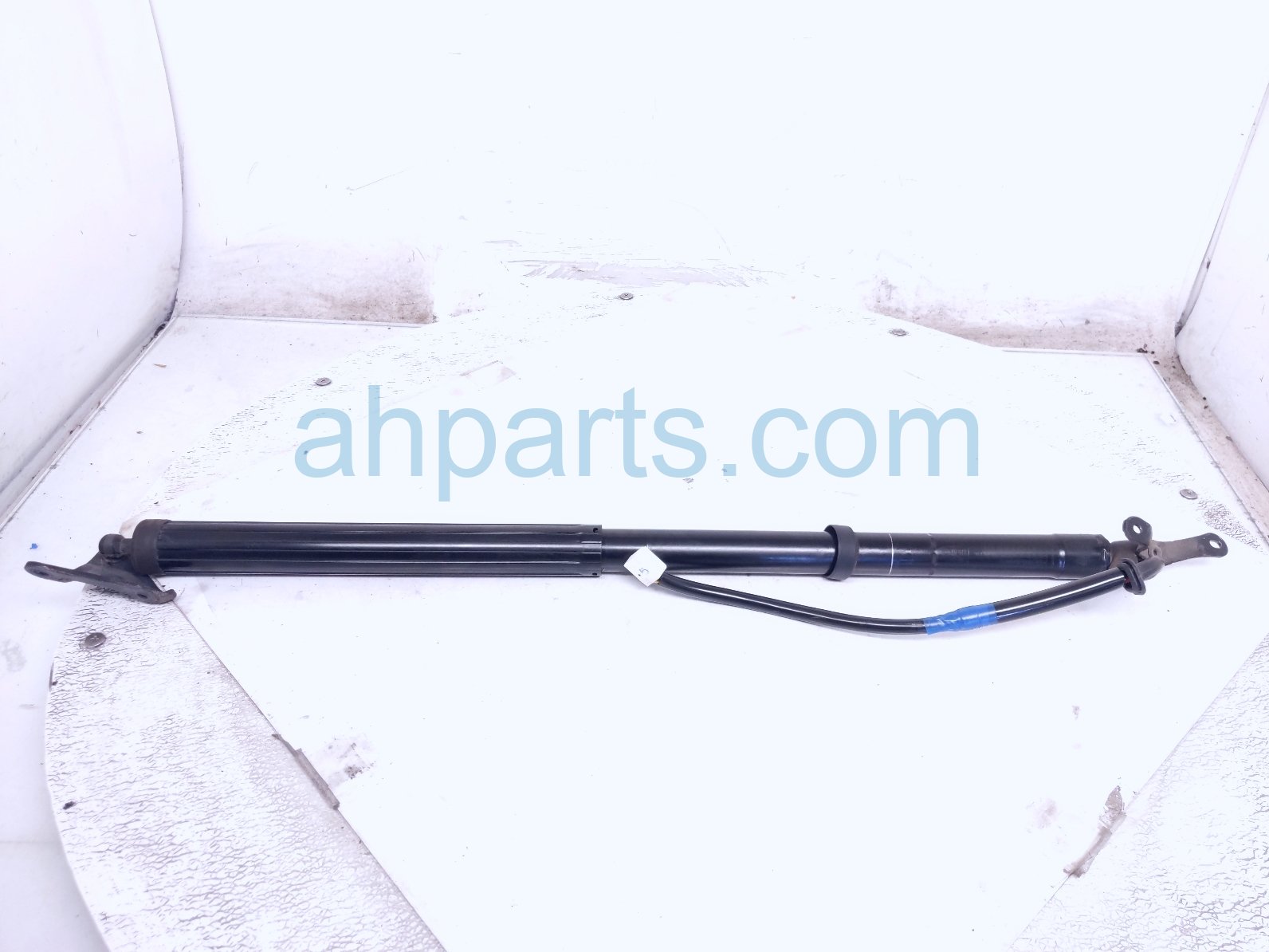 Lexus RR/LH POWER LIFTGATE STRUT