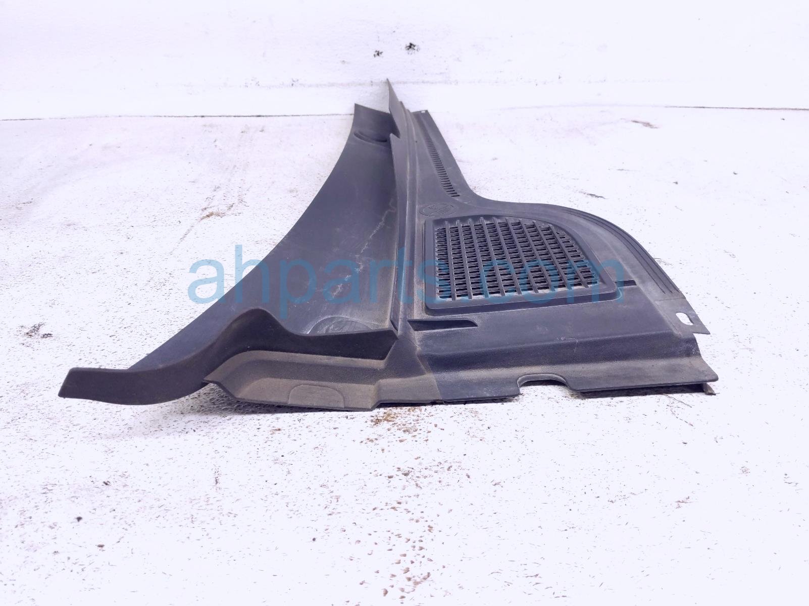 2023 Volkswagen Golf Cover Passenger Windshield Cowl Vent Grille Panel 5H0 819 404 A 9B9 Replacement 2023 Volkswagen Golf Cover Passenger Windshield Cowl Vent Grille Panel 5H0 819 404 A 9B9 Replacement thumbnail