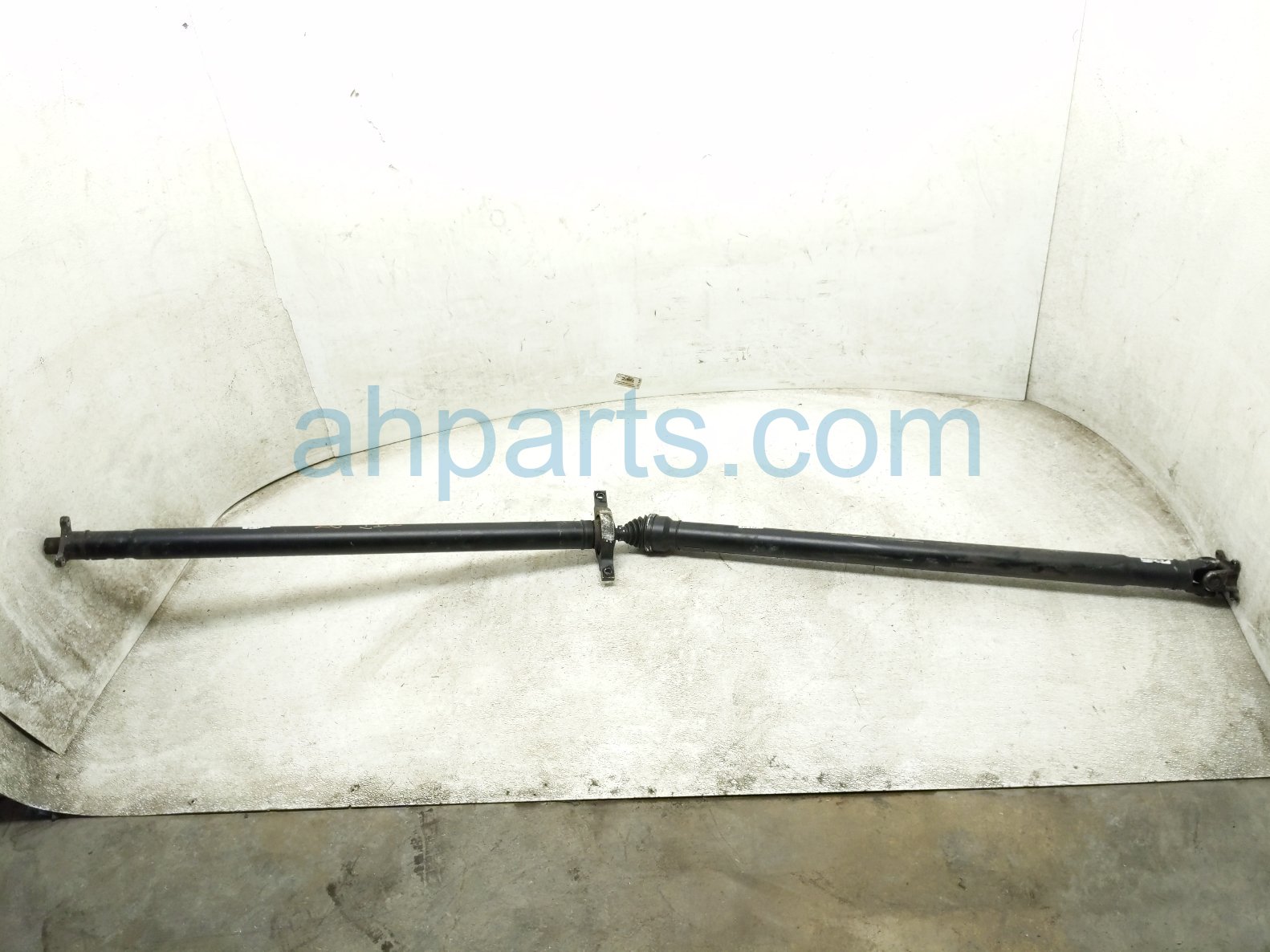 Kia REAR PROPELLER DRIVE SHAFT - AWD