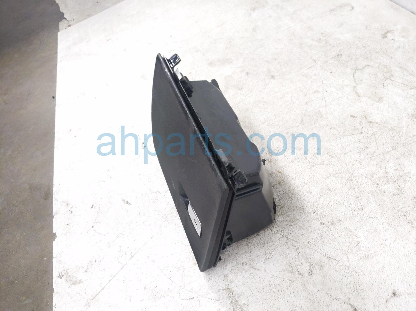 2022 BMW X3 Glove Compartment Box Black 51 16 7 941 045 Replacement 2022 BMW X3 Glove Compartment Box Black 51 16 7 941 045 Replacement thumbnail