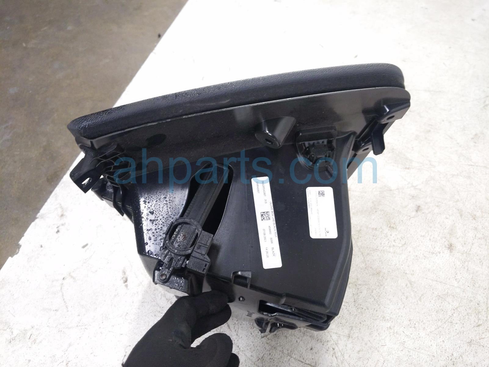 2022 BMW X3 Glove Compartment Box Black 51 16 7 941 045 Replacement 2022 BMW X3 Glove Compartment Box Black 51 16 7 941 045 Replacement thumbnail