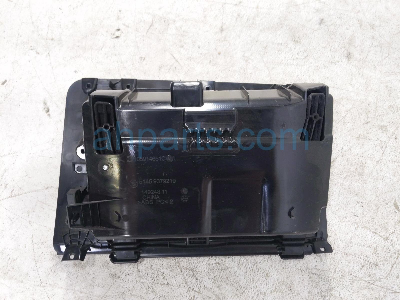 2022 BMW X3 Glove Compartment Box Black 51 16 7 941 045 Replacement 2022 BMW X3 Glove Compartment Box Black 51 16 7 941 045 Replacement thumbnail