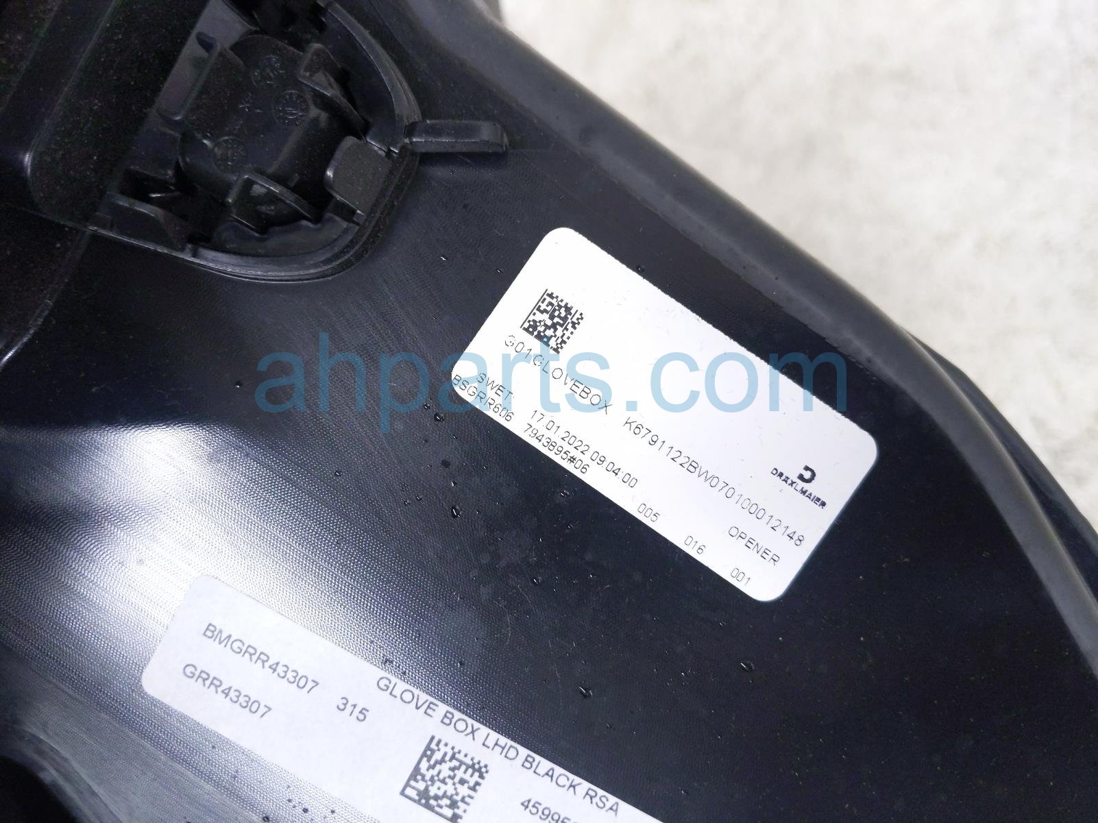 2022 BMW X3 Glove Compartment Box Black 51 16 7 941 045 Replacement 2022 BMW X3 Glove Compartment Box Black 51 16 7 941 045 Replacement thumbnail