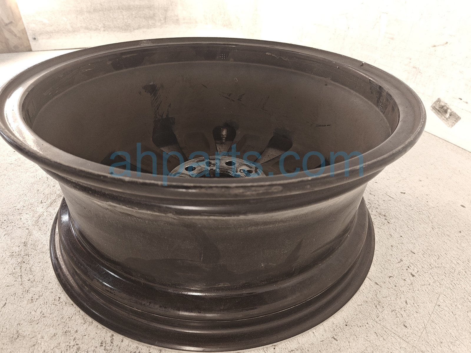 2017 BMW Mini Cooper Rear Passenger Wheel / Rim 36 11 6 855 111 Replacement 2017 BMW Mini Cooper Rear Passenger Wheel / Rim 36 11 6 855 111 Replacement thumbnail