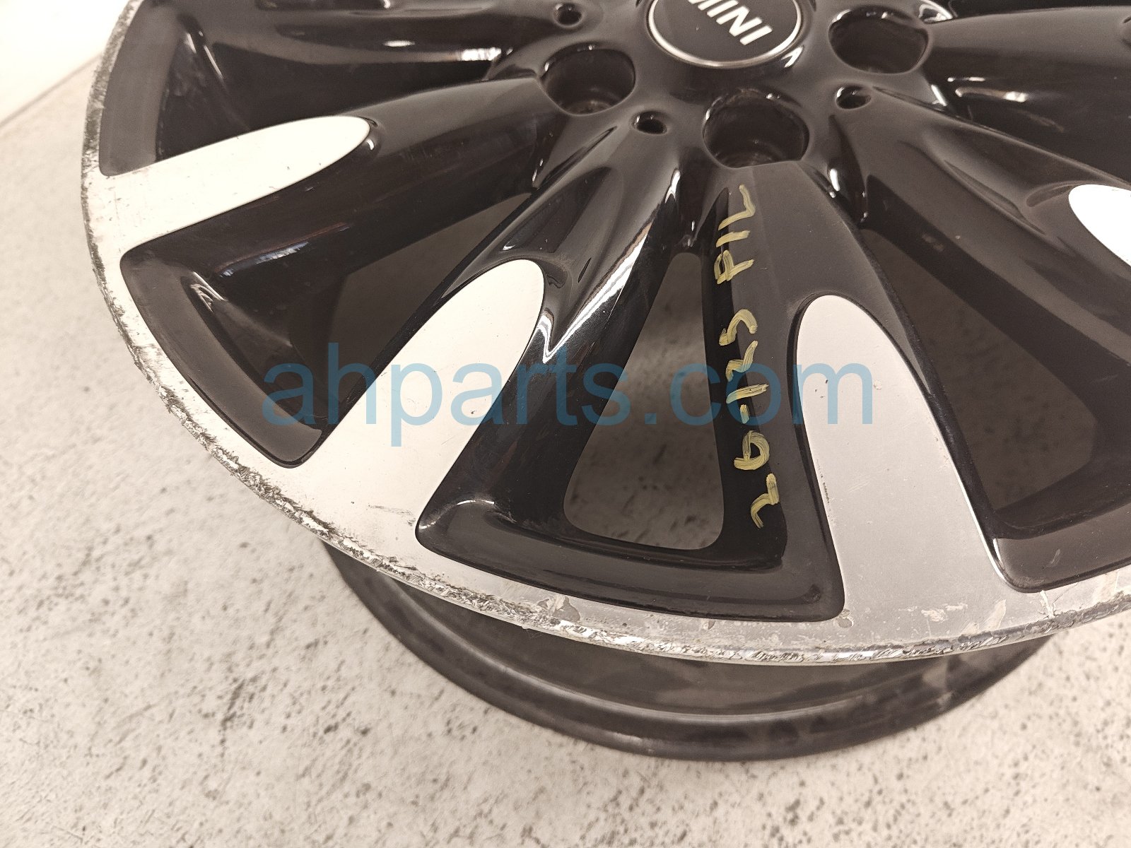 2017 BMW Mini Cooper Front Driver Wheel / Rim 36 11 6 855 111 Replacement 2017 BMW Mini Cooper Front Driver Wheel / Rim 36 11 6 855 111 Replacement thumbnail