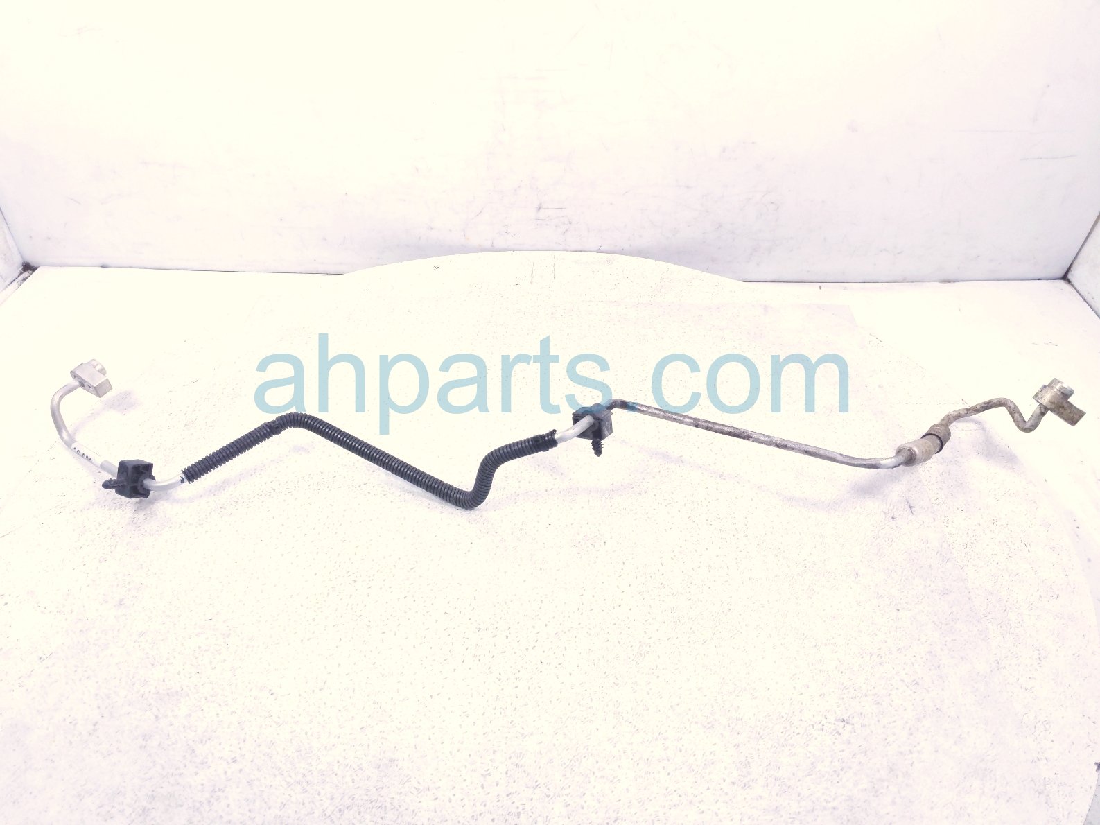 2020 Ford Mustang Ac Pipe Line A/c Refrigerant Liquid Hose 5.0l JR3Z 19835 H Replacement 2020 Ford Mustang Ac Pipe Line A/c Refrigerant Liquid Hose 5.0l JR3Z 19835 H Replacement thumbnail