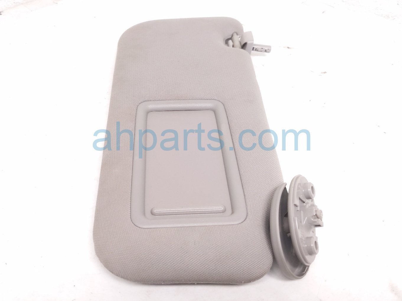 2018 Toyota Camry Passenger Sun Visor Grey 74310 33J10 B0 Replacement 2018 Toyota Camry Passenger Sun Visor Grey 74310 33J10 B0 Replacement thumbnail
