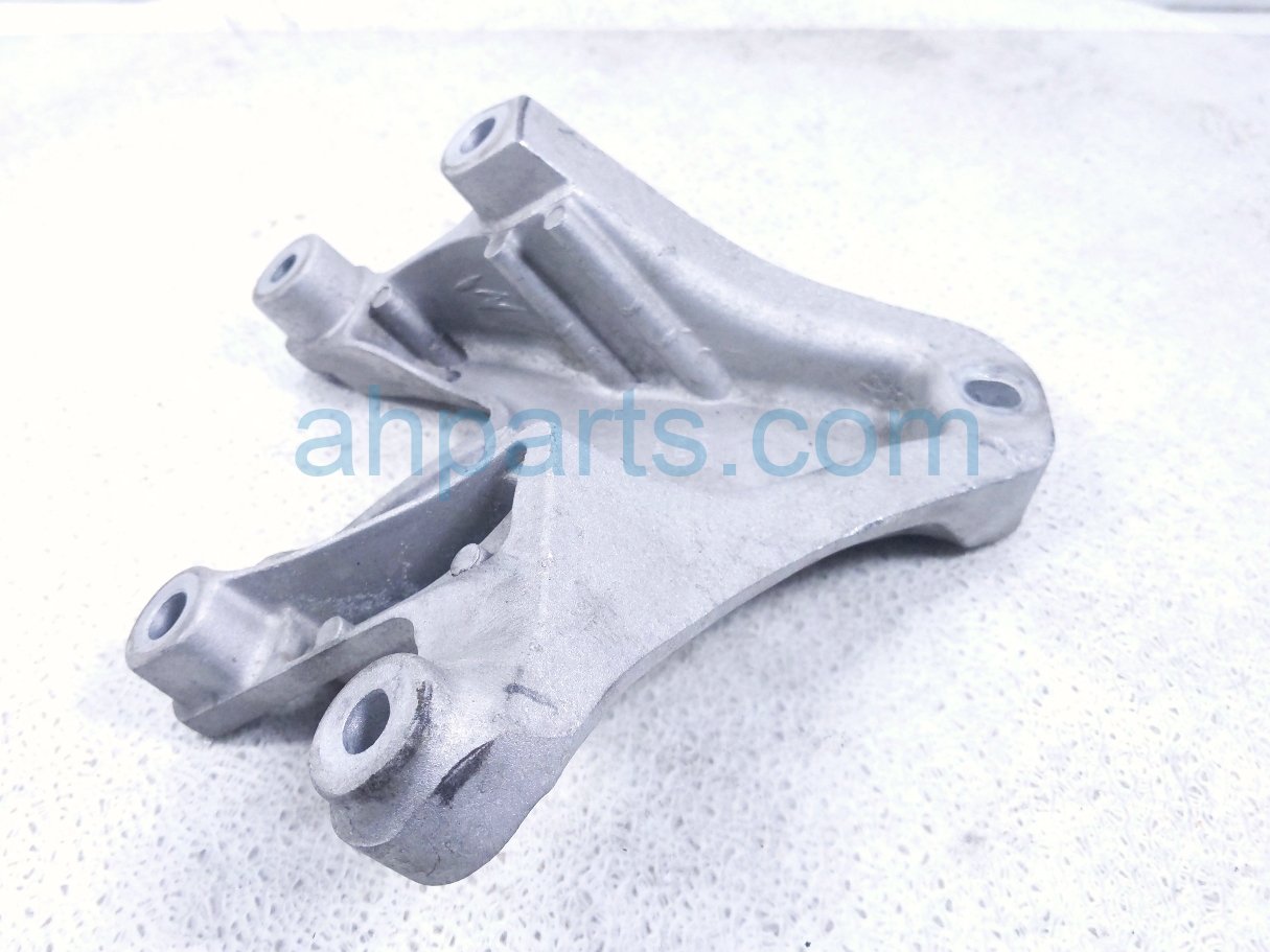 2020 Ford Mustang Engine/motor Passenger Engine Mount Bracket 5.0l At BR33 6037 BB Replacement 2020 Ford Mustang Engine/motor Passenger Engine Mount Bracket 5.0l At BR33 6037 BB Replacement thumbnail