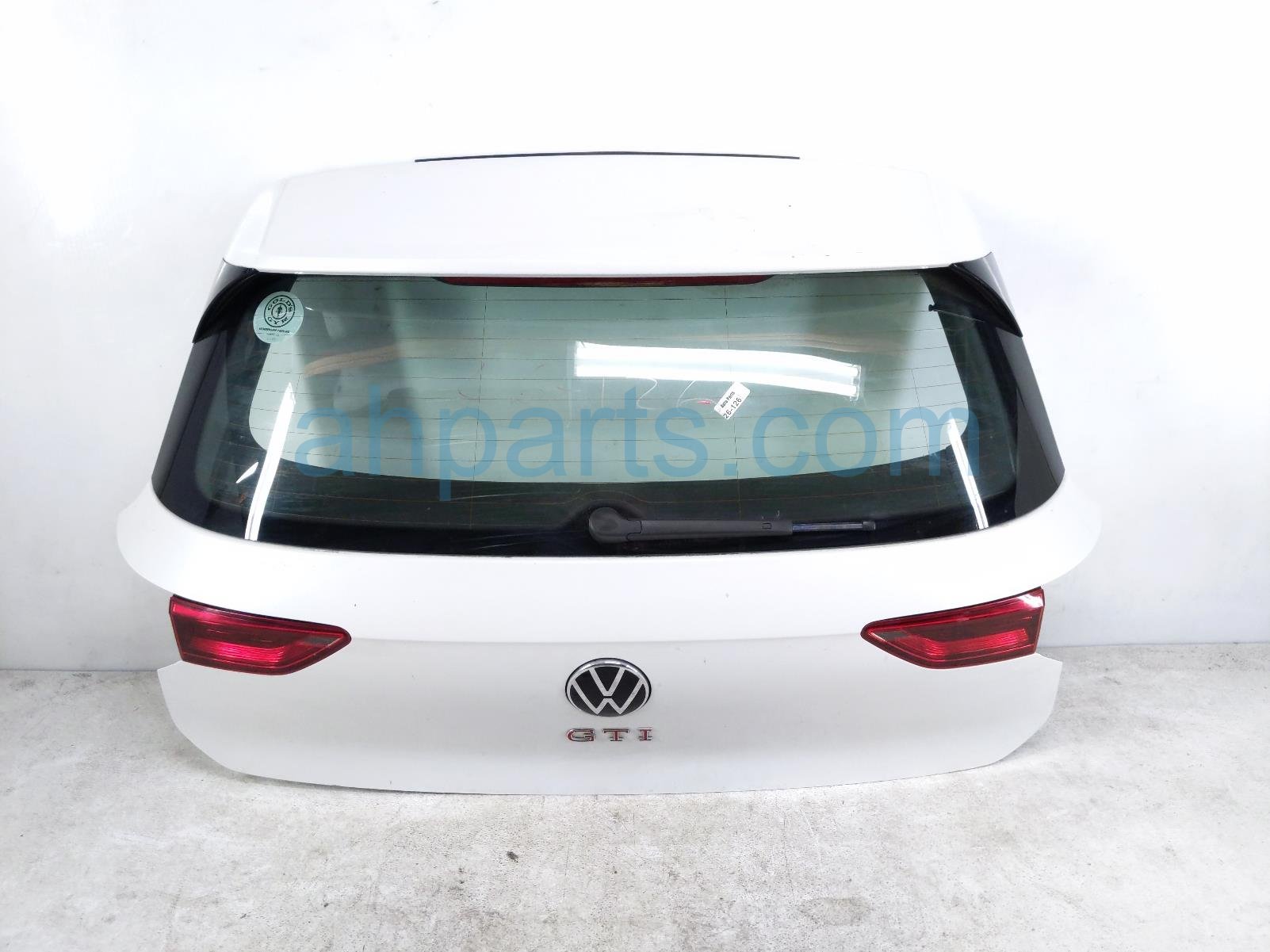 Volkswagen TRUNK / TAIL GATE - WHITE