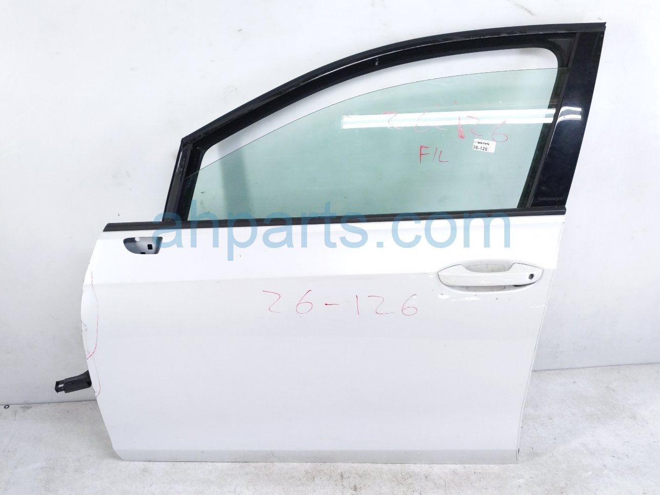 Volkswagen FR/LH DOOR - WHITE - NO MIRROR/TRIM*