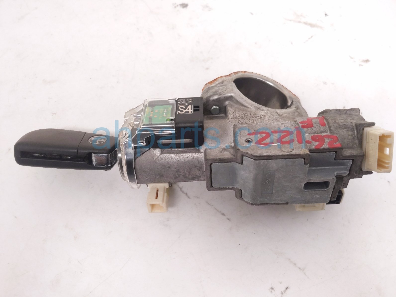 Toyota IGNITION SWITCH W/KEY