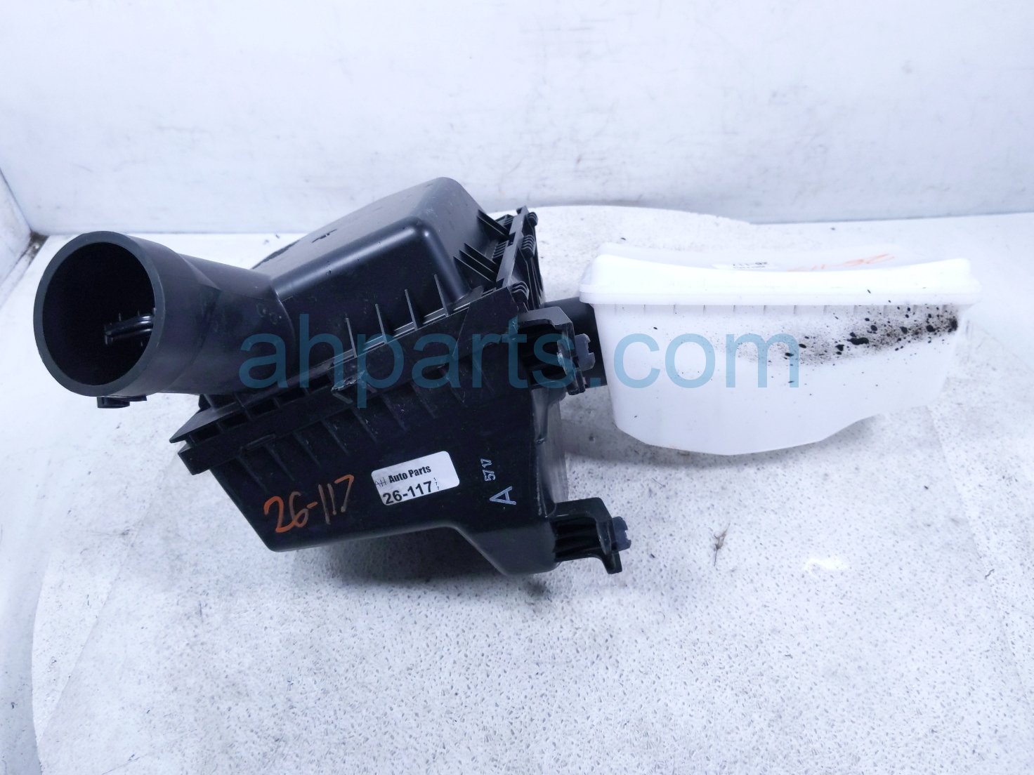 Subaru AIR CLEANER INTAKE BOX - 2.0L Subaru AIR CLEANER INTAKE BOX - 2.0L