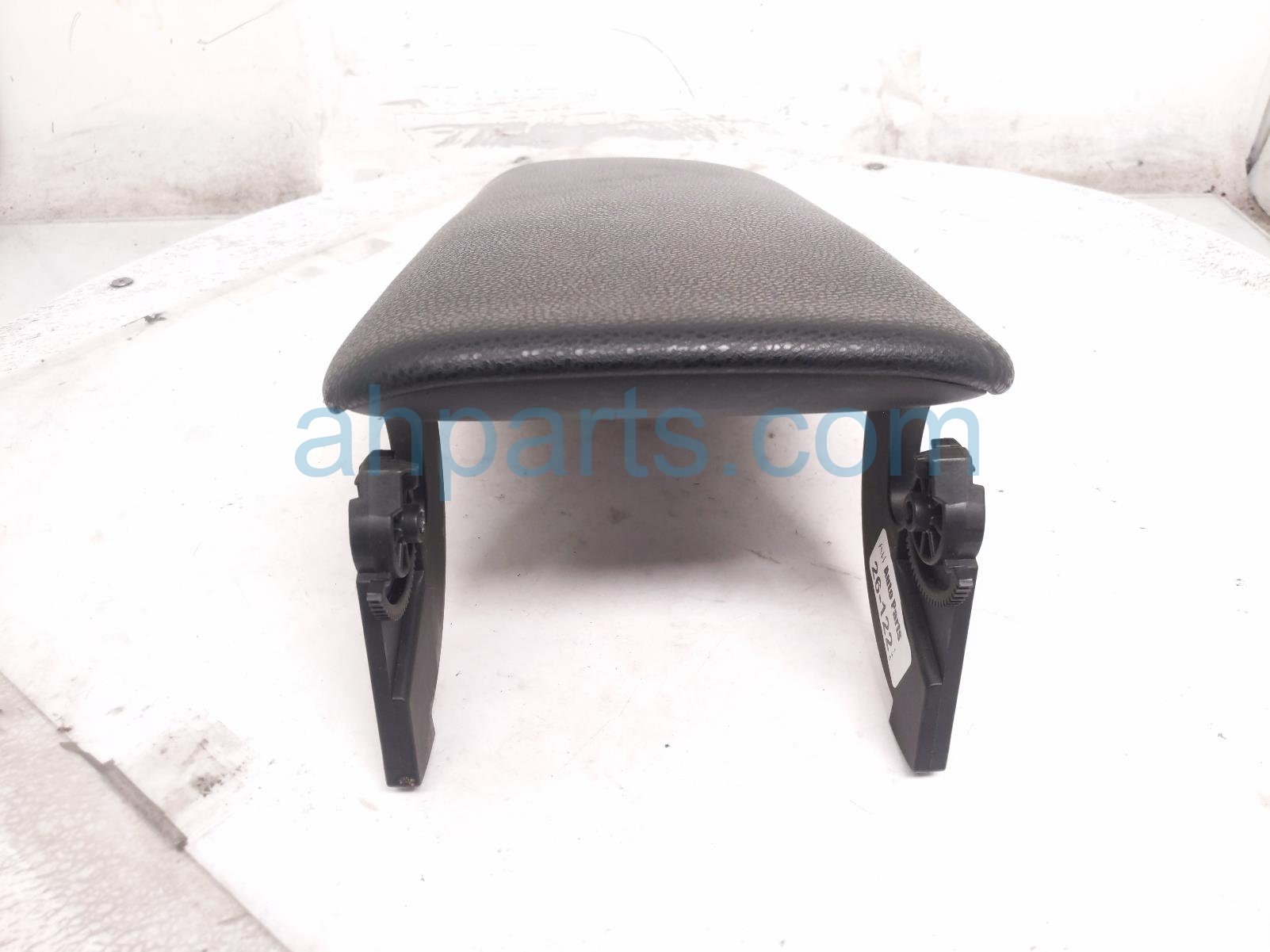 2018 Toyota Camry Center Console Lid/armrest Black 58920 33080 C4 Replacement 2018 Toyota Camry Center Console Lid/armrest Black 58920 33080 C4 Replacement thumbnail