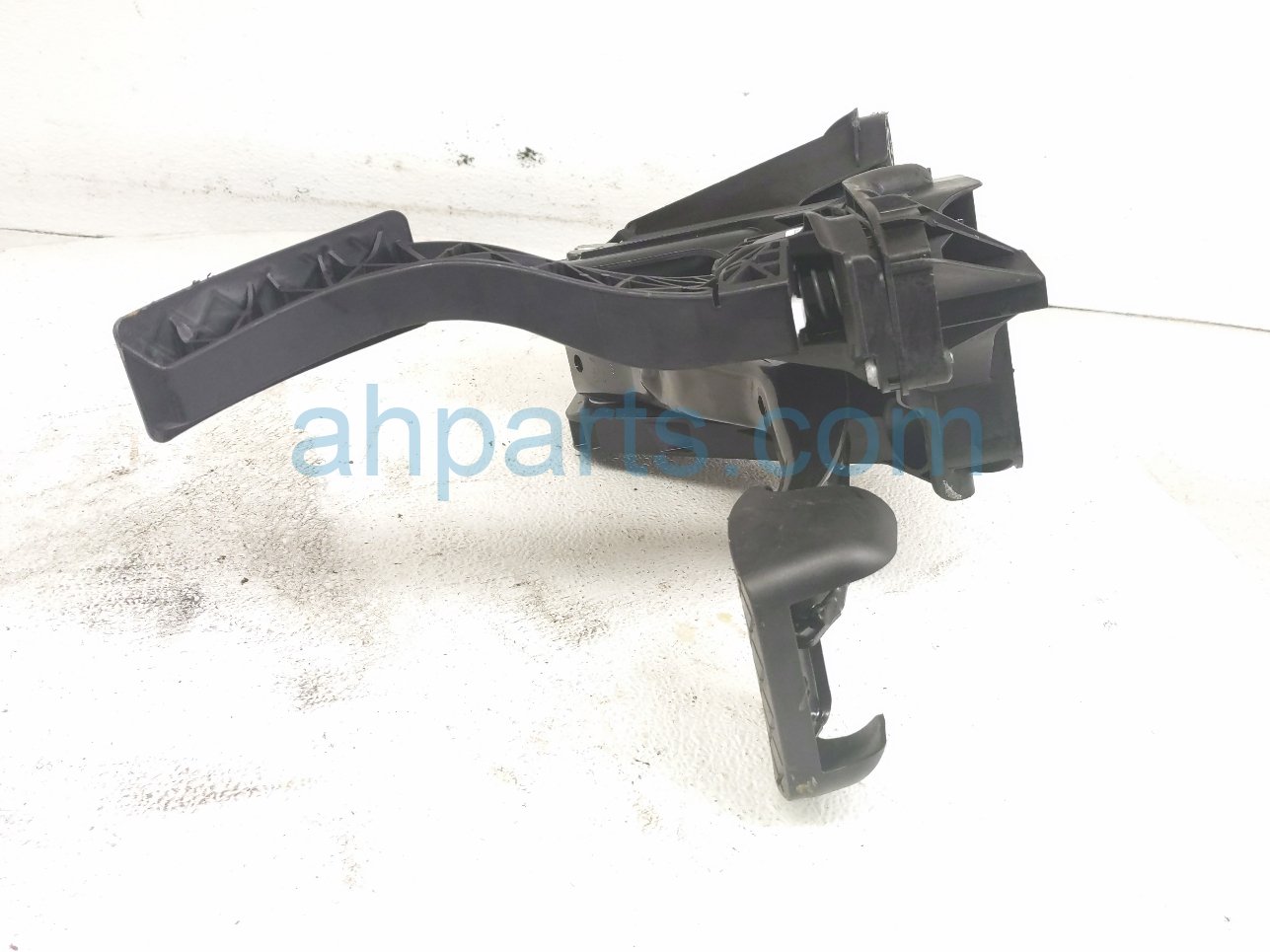 2023 Audi A3 Audi Gas / Accelerator Pedal Assy Fl 5Q1 723 503 K Replacement 2023 Audi A3 Audi Gas / Accelerator Pedal Assy Fl 5Q1 723 503 K Replacement thumbnail