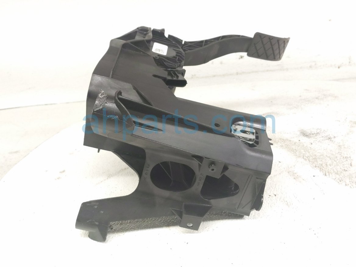 2023 Audi A3 Audi Gas / Accelerator Pedal Assy Fl 5Q1 723 503 K Replacement 2023 Audi A3 Audi Gas / Accelerator Pedal Assy Fl 5Q1 723 503 K Replacement thumbnail
