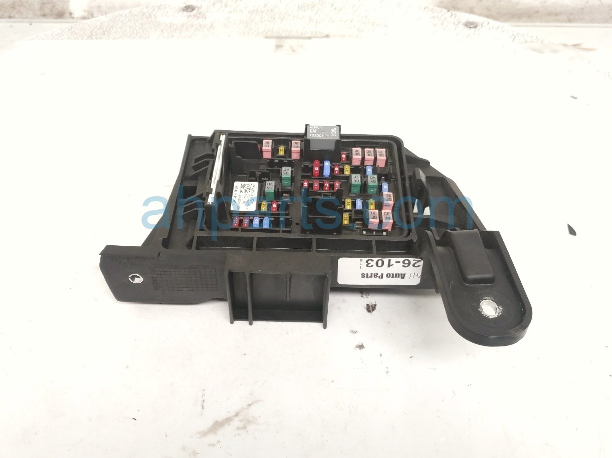 2022 Chevy Tahoe Driver Cabin Junction Block 6.2l 4x4 85147821 Replacement 2022 Chevy Tahoe Driver Cabin Junction Block 6.2l 4x4 85147821 Replacement thumbnail