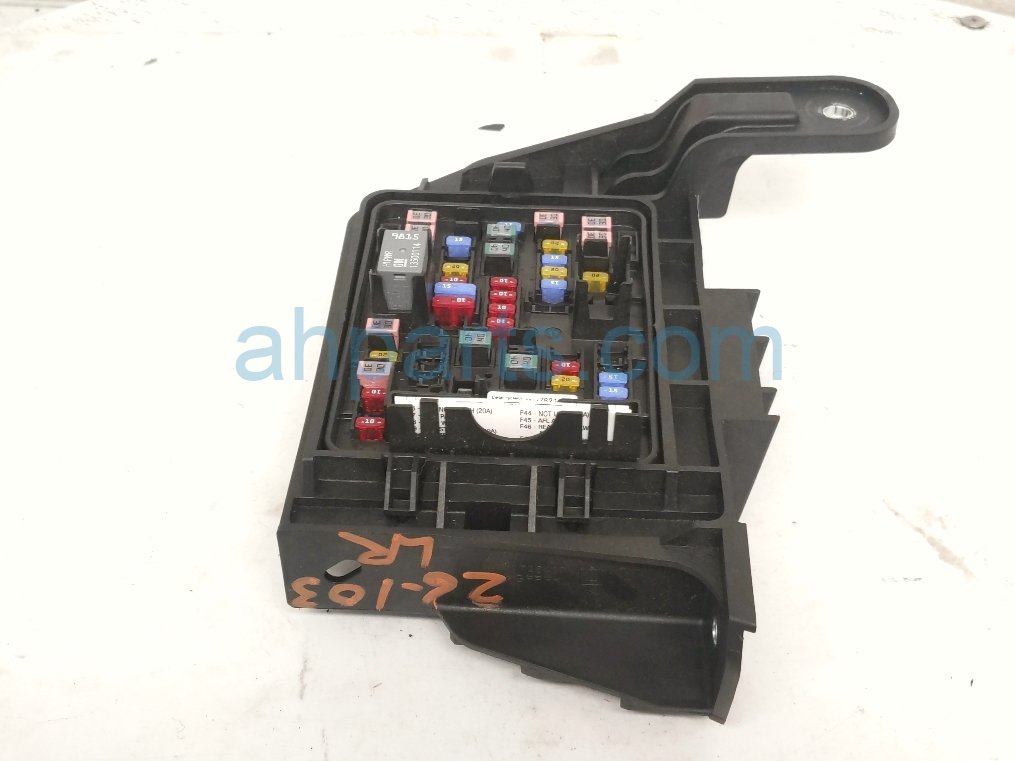 2022 Chevy Tahoe Driver Cabin Junction Block 6.2l 4x4 85147821 Replacement 2022 Chevy Tahoe Driver Cabin Junction Block 6.2l 4x4 85147821 Replacement thumbnail