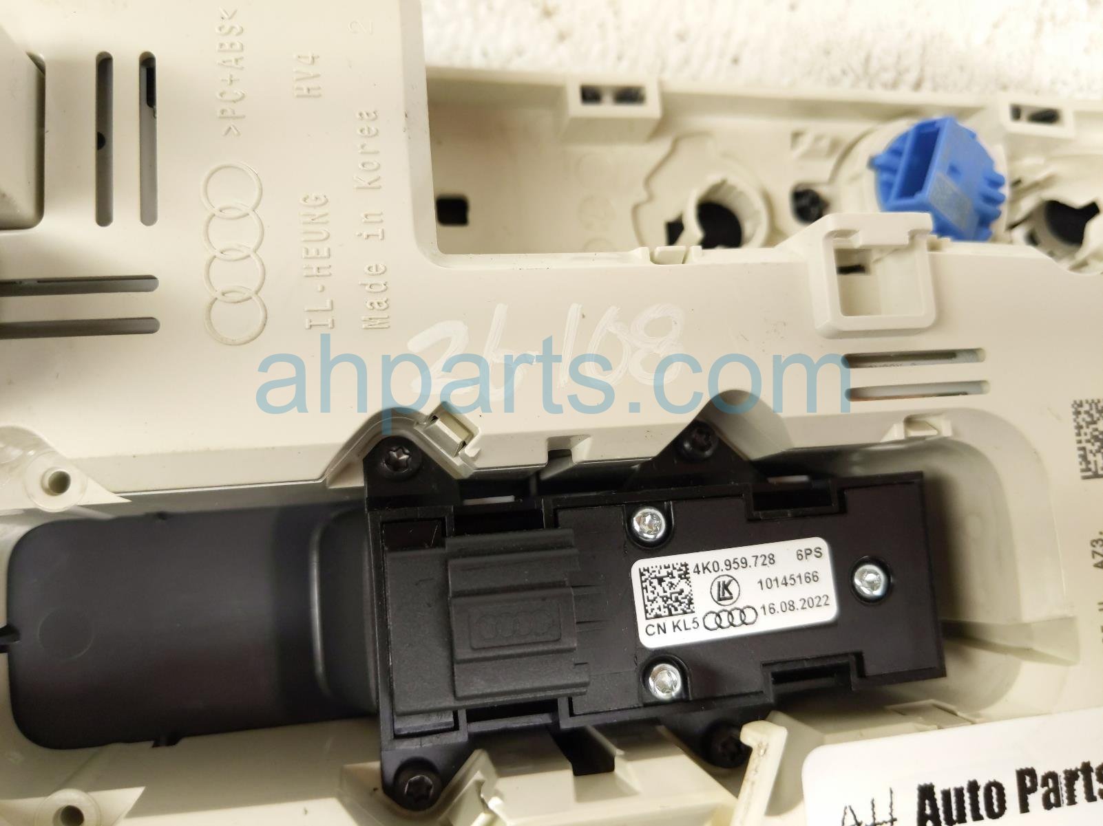 2023 Audi A3 Audi Overhead Console / Map Light Black 8Y0 947 135 H AZ3 Replacement 2023 Audi A3 Audi Overhead Console / Map Light Black 8Y0 947 135 H AZ3 Replacement thumbnail