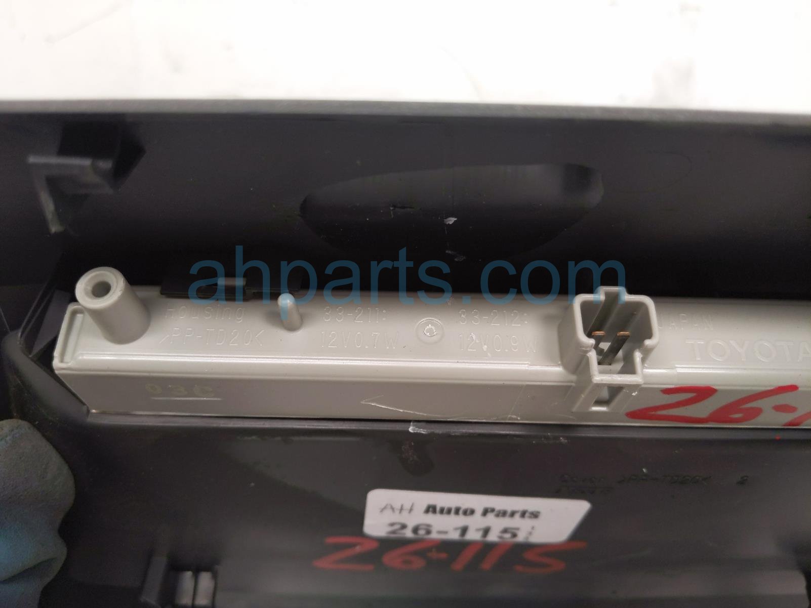2020 Toyota Camry Center / Lamp High Mounted Third Brake Light 81006 33070 C0 Replacement 2020 Toyota Camry Center / Lamp High Mounted Third Brake Light 81006 33070 C0 Replacement thumbnail