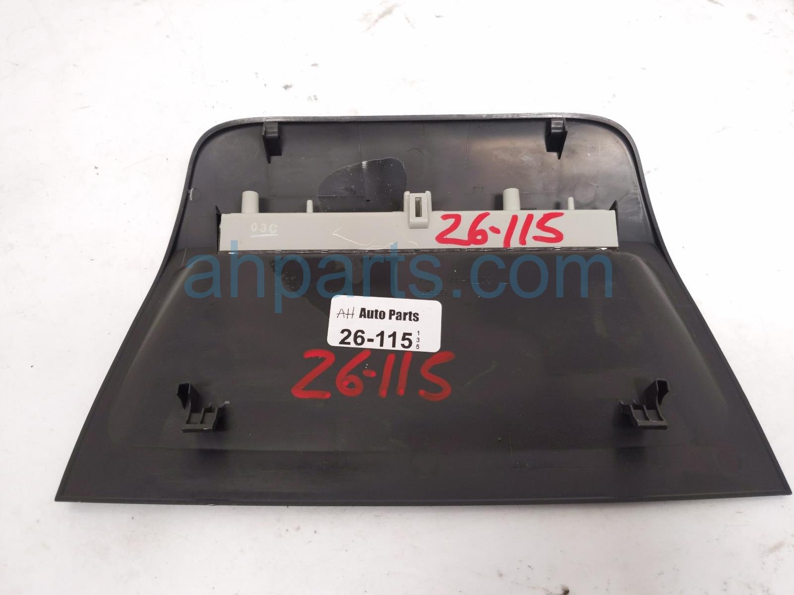 2020 Toyota Camry Center / Lamp High Mounted Third Brake Light 81006 33070 C0 Replacement 2020 Toyota Camry Center / Lamp High Mounted Third Brake Light 81006 33070 C0 Replacement thumbnail