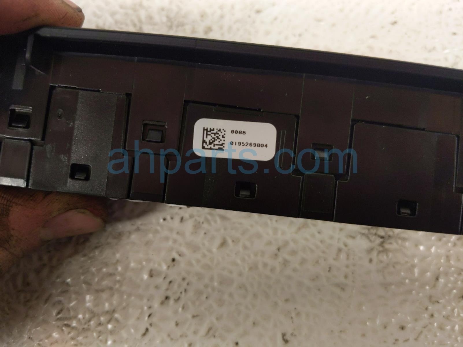 2025 BMW I4 Radio Vol Hazard Sw Panel ctr 61 31 5 A63 F19 Replacement 2025 BMW I4 Radio Vol Hazard Sw Panel ctr 61 31 5 A63 F19 Replacement thumbnail