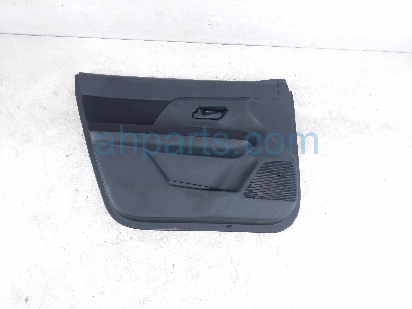 Nissan FR/LH INTERIOR DOOR PANEL - BLACK Nissan FR/LH INTERIOR DOOR PANEL - BLACK
