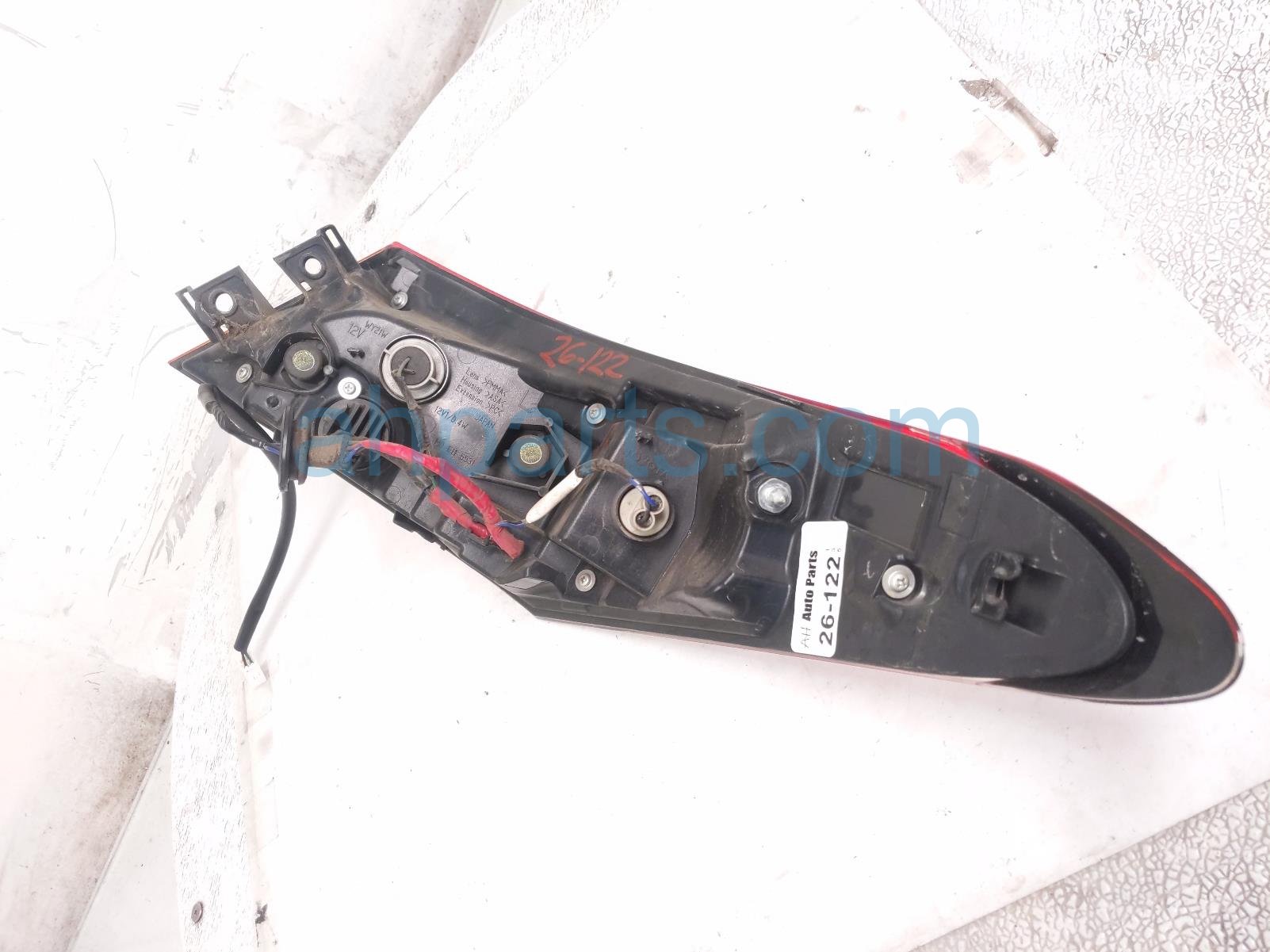 2018 Toyota Camry Light / Rear Driver Tail Lamp (on Body) 81561 33670 Replacement 2018 Toyota Camry Light / Rear Driver Tail Lamp (on Body) 81561 33670 Replacement thumbnail